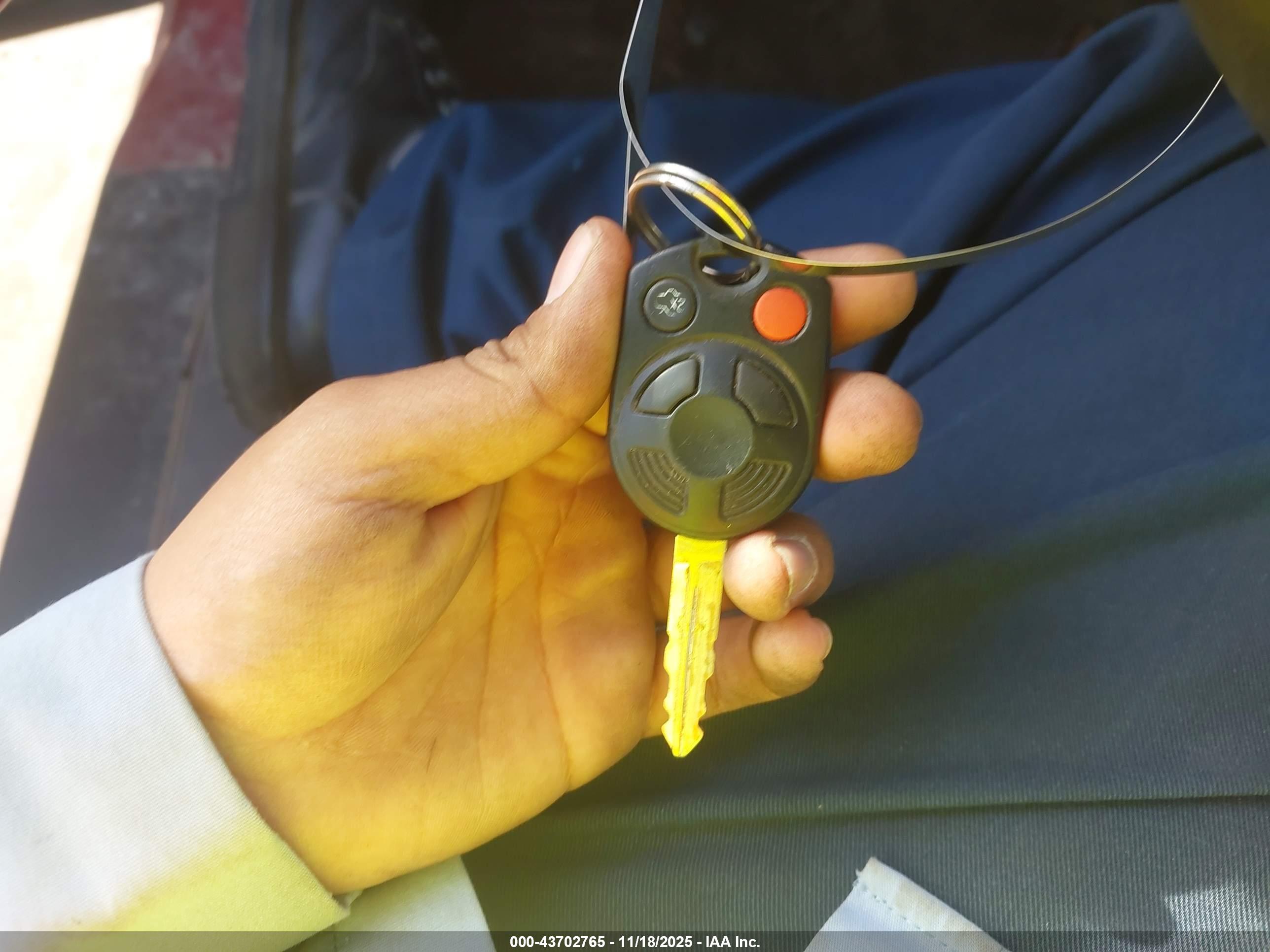 FORD FUSION image 11