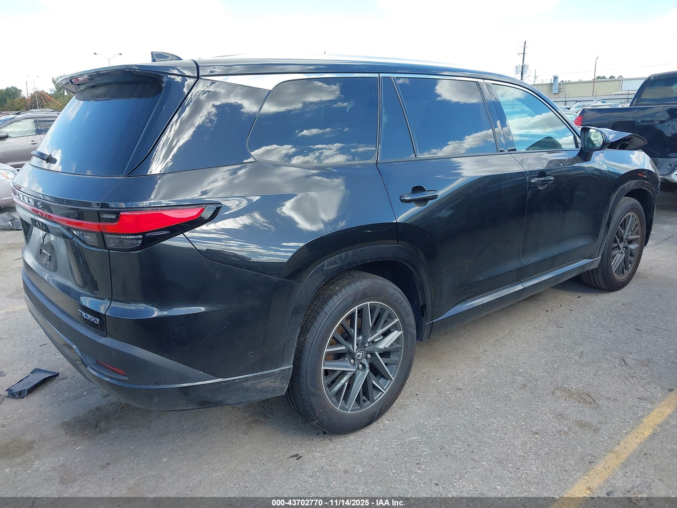 LEXUS TX image 4