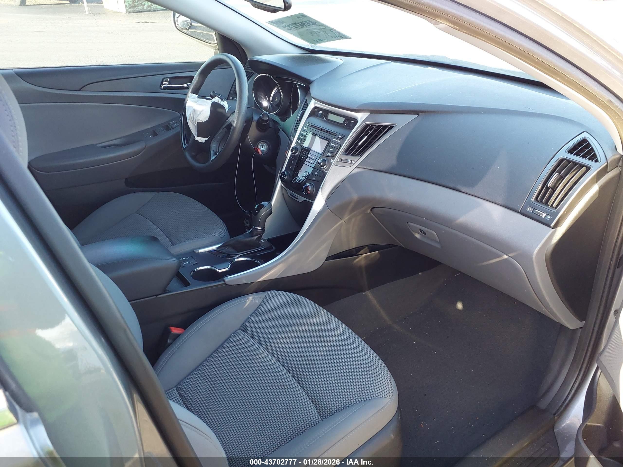 HYUNDAI SONATA image 5