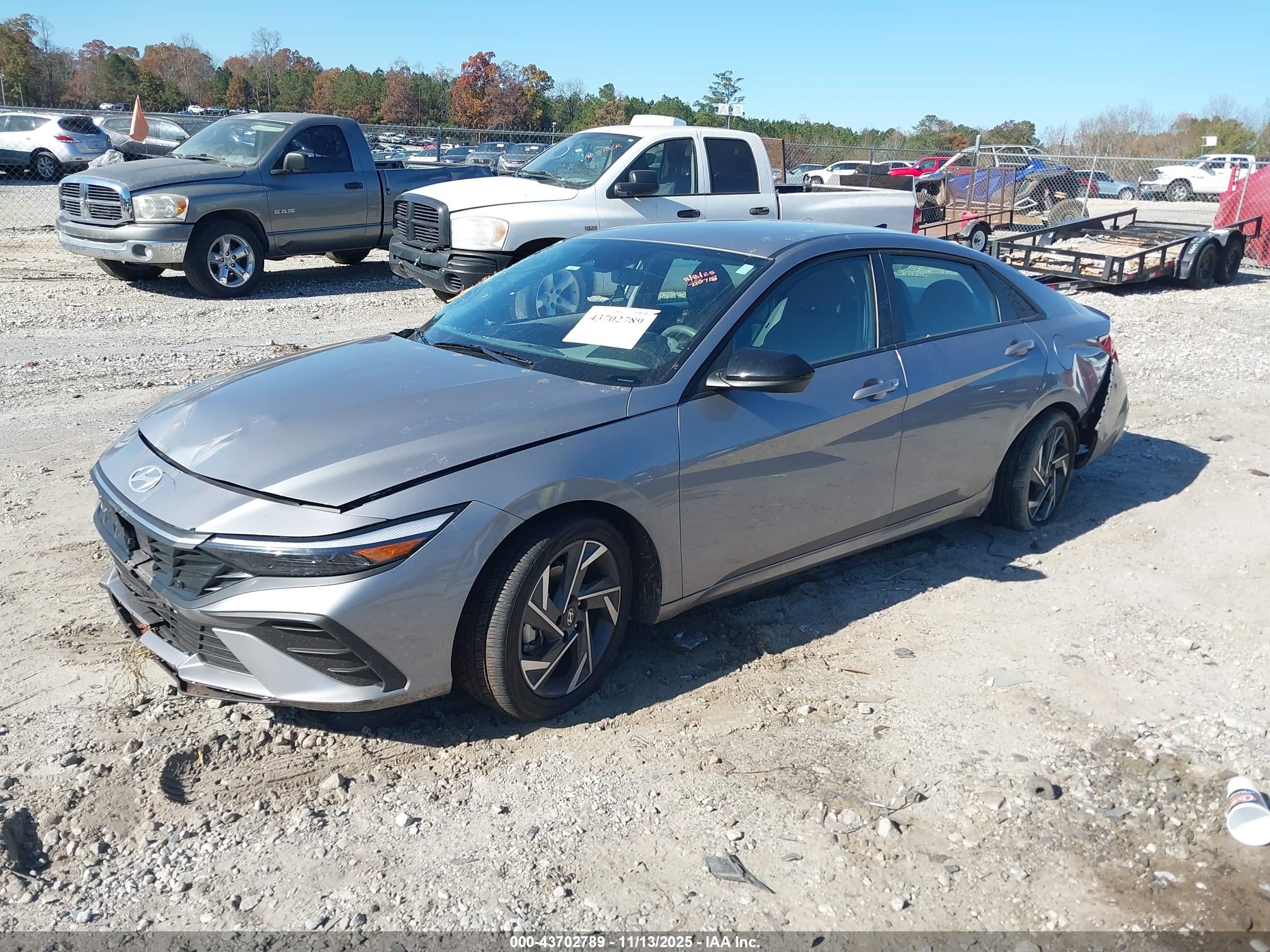 HYUNDAI ELANTRA image 2
