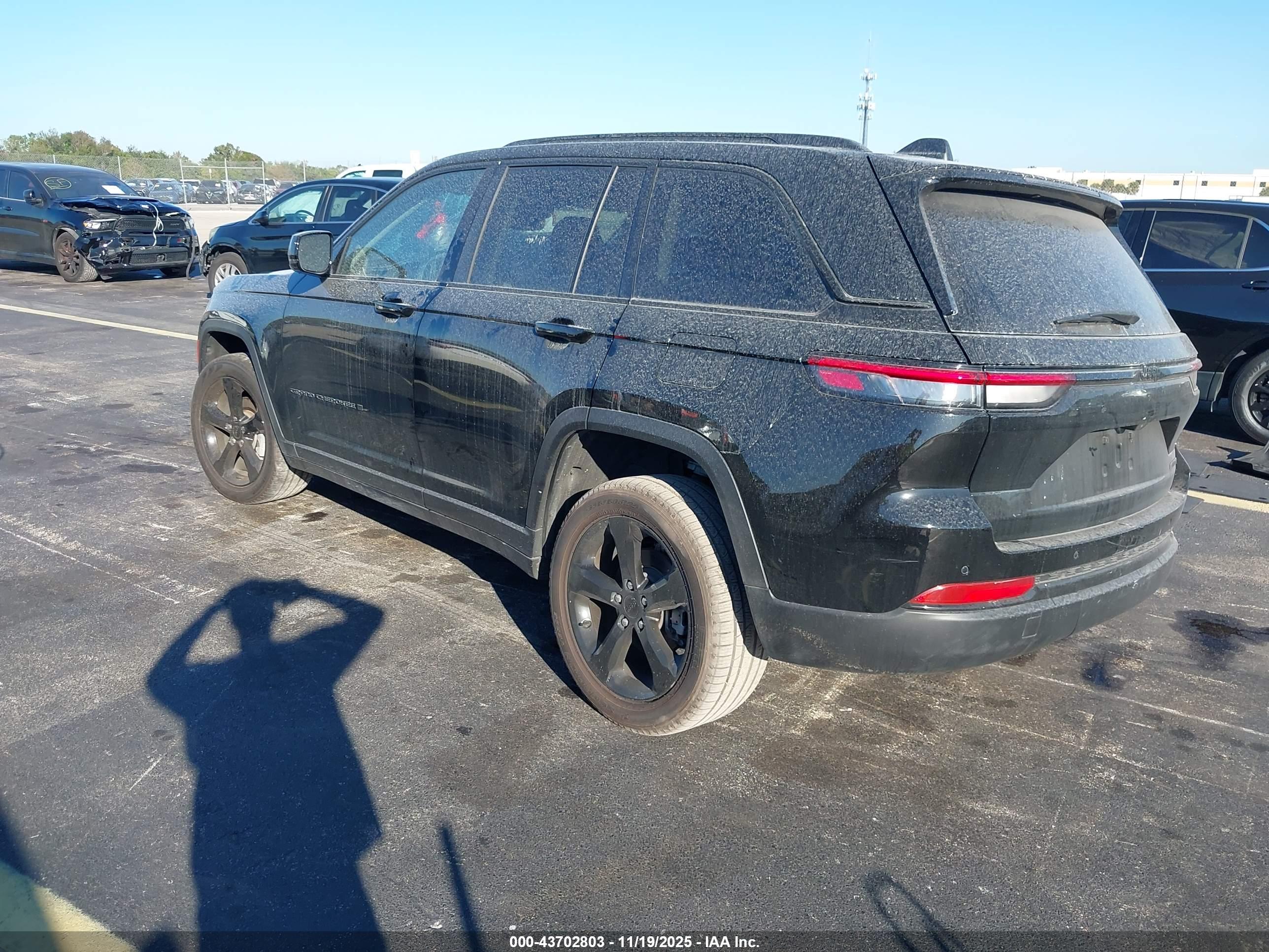 JEEP GRAND image 3