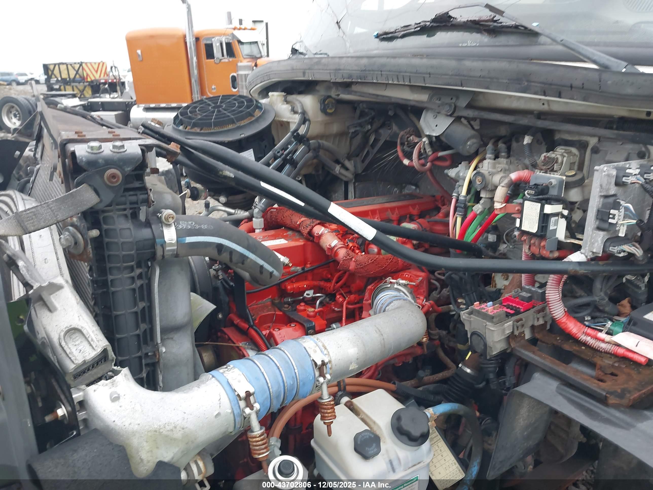FREIGHTLINER 108SD image 10