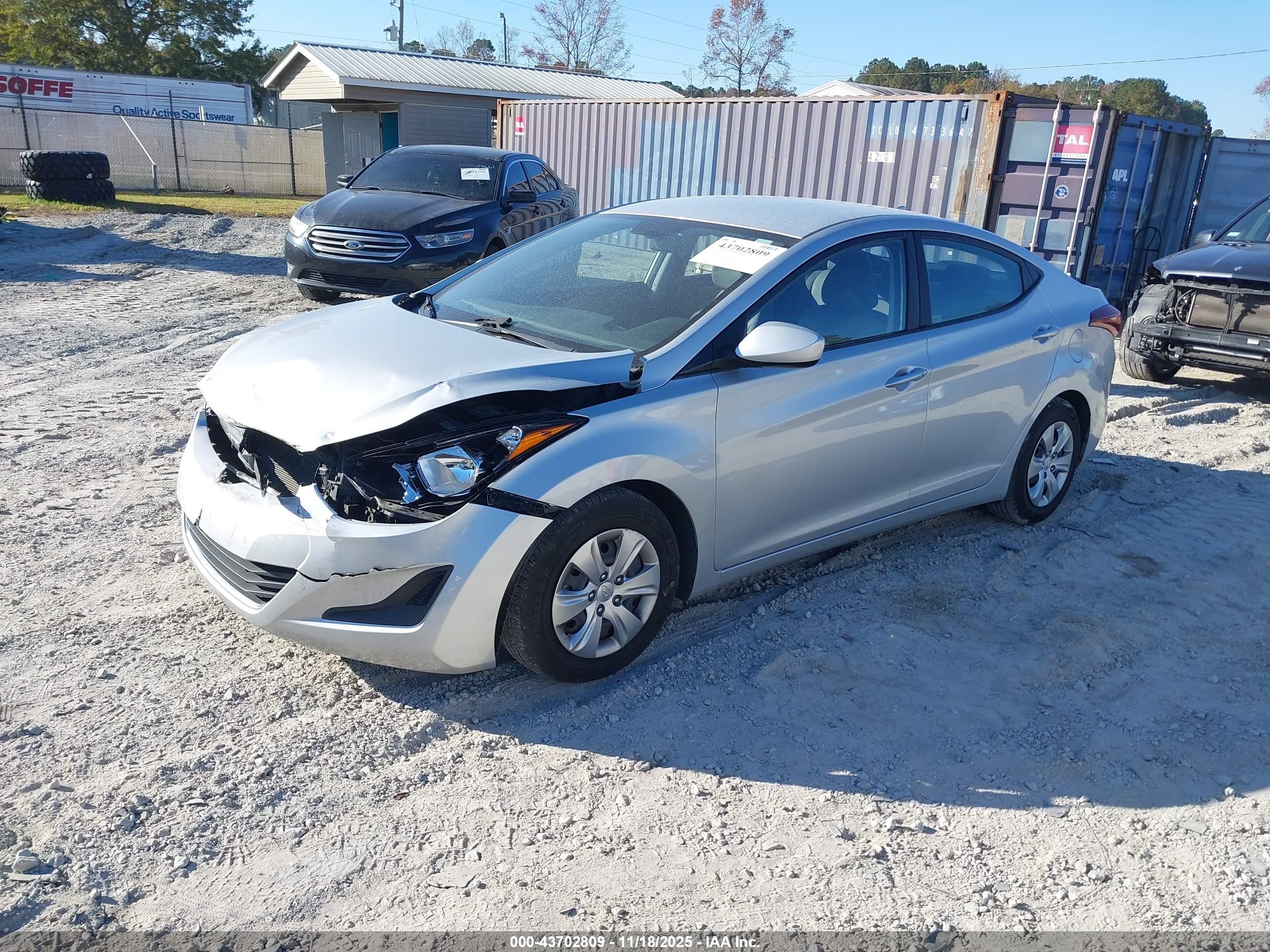 HYUNDAI ELANTRA image 2