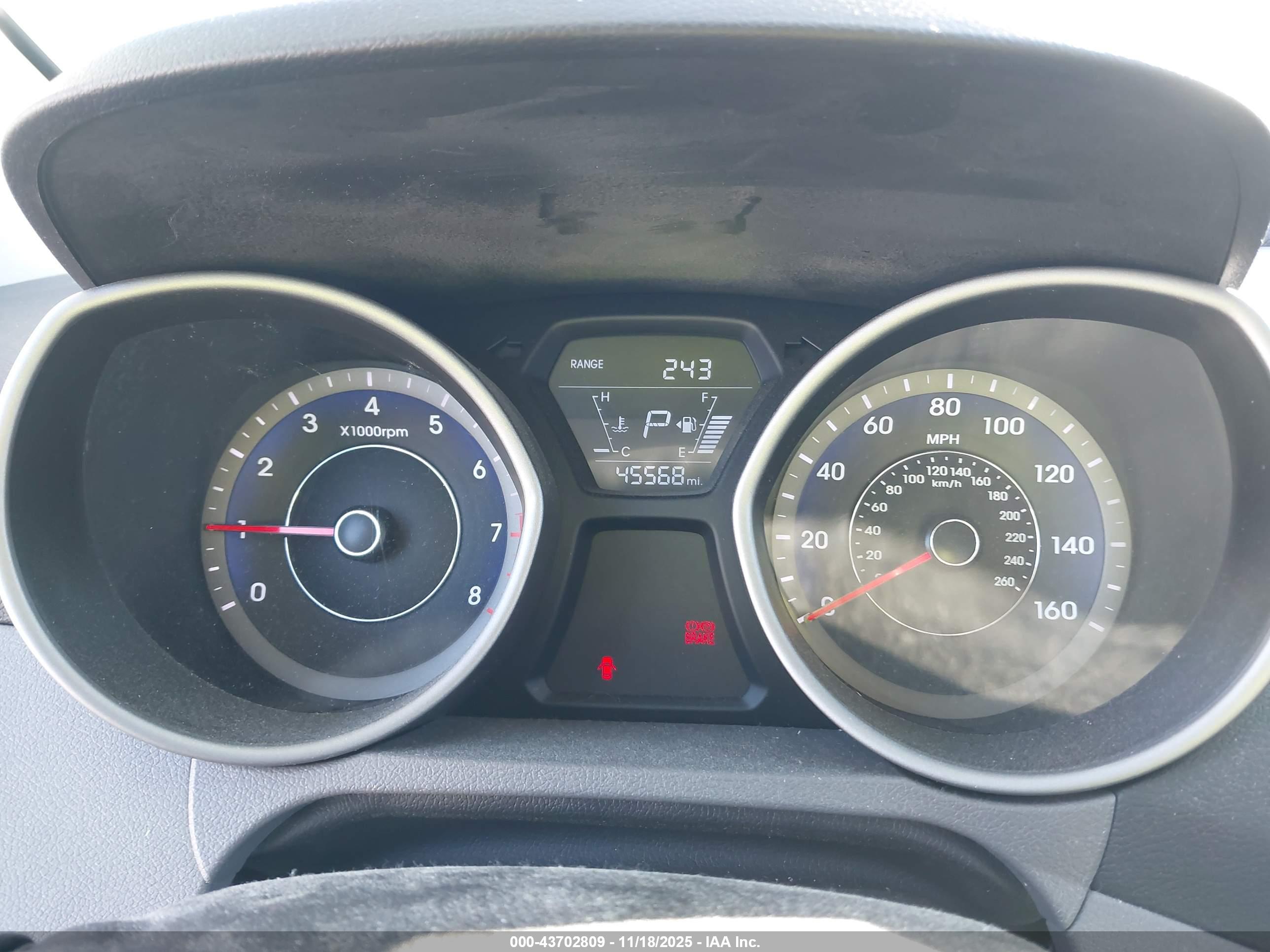 HYUNDAI ELANTRA image 7