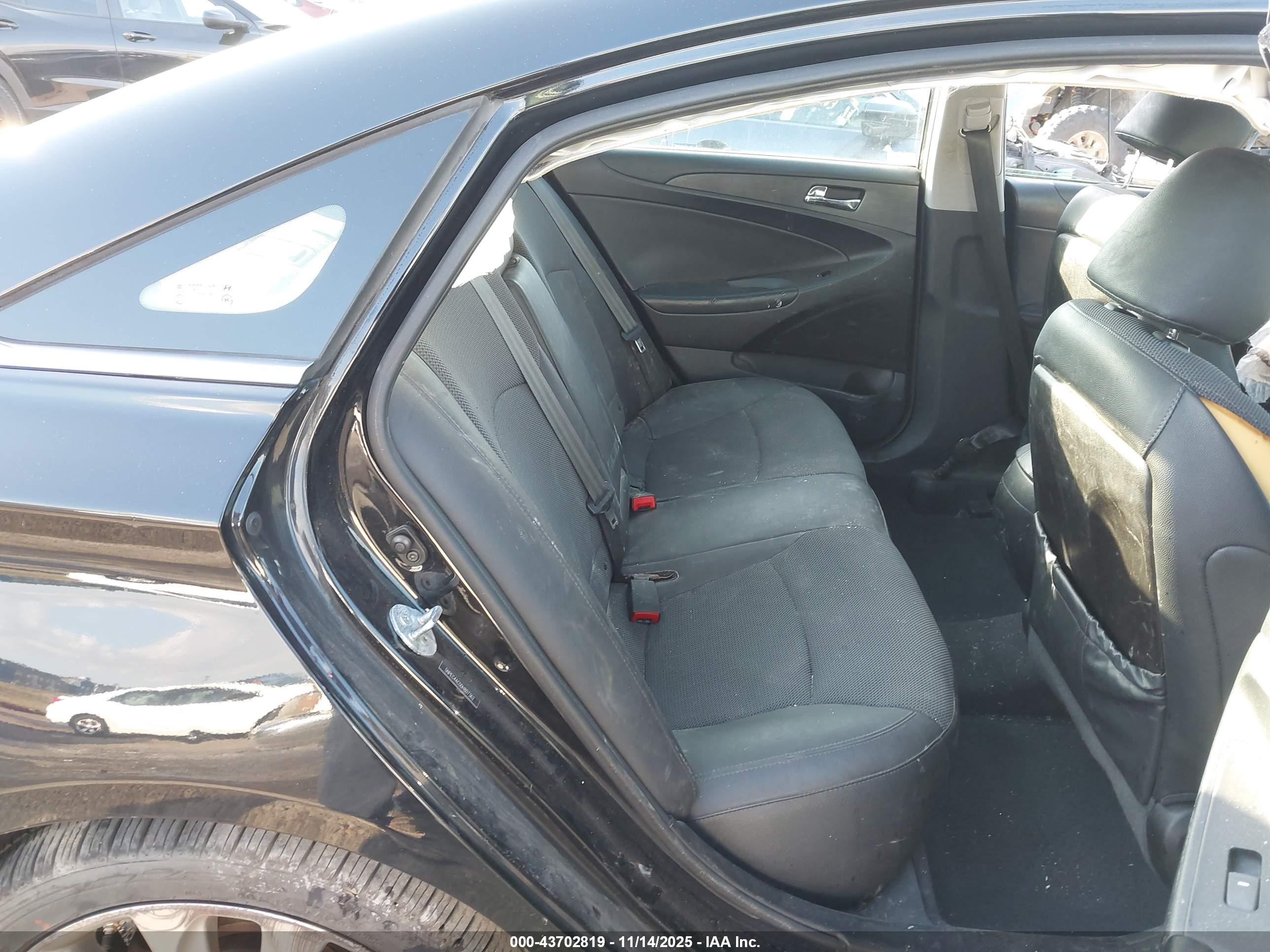 HYUNDAI SONATA image 8