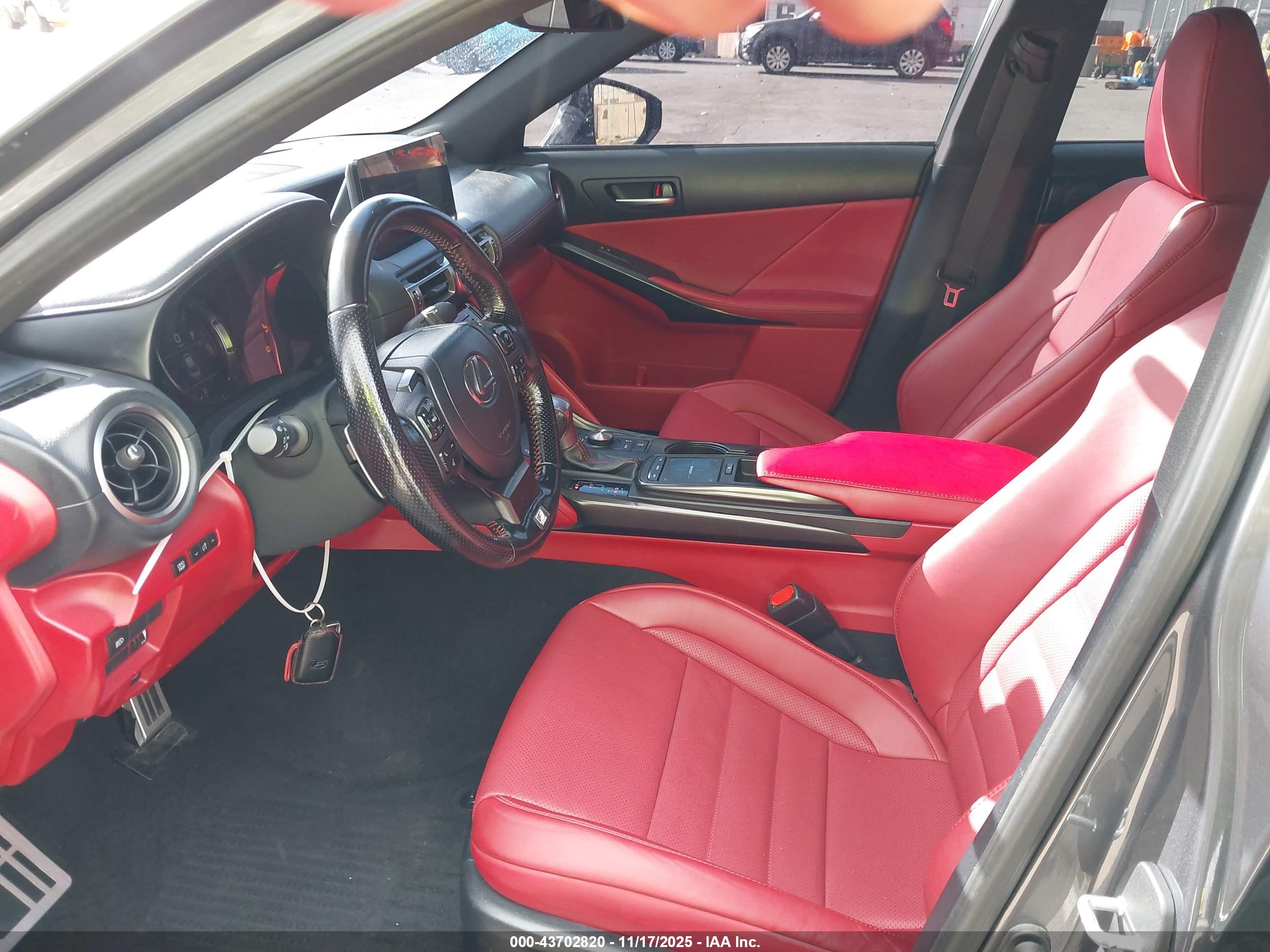 LEXUS IS image 5