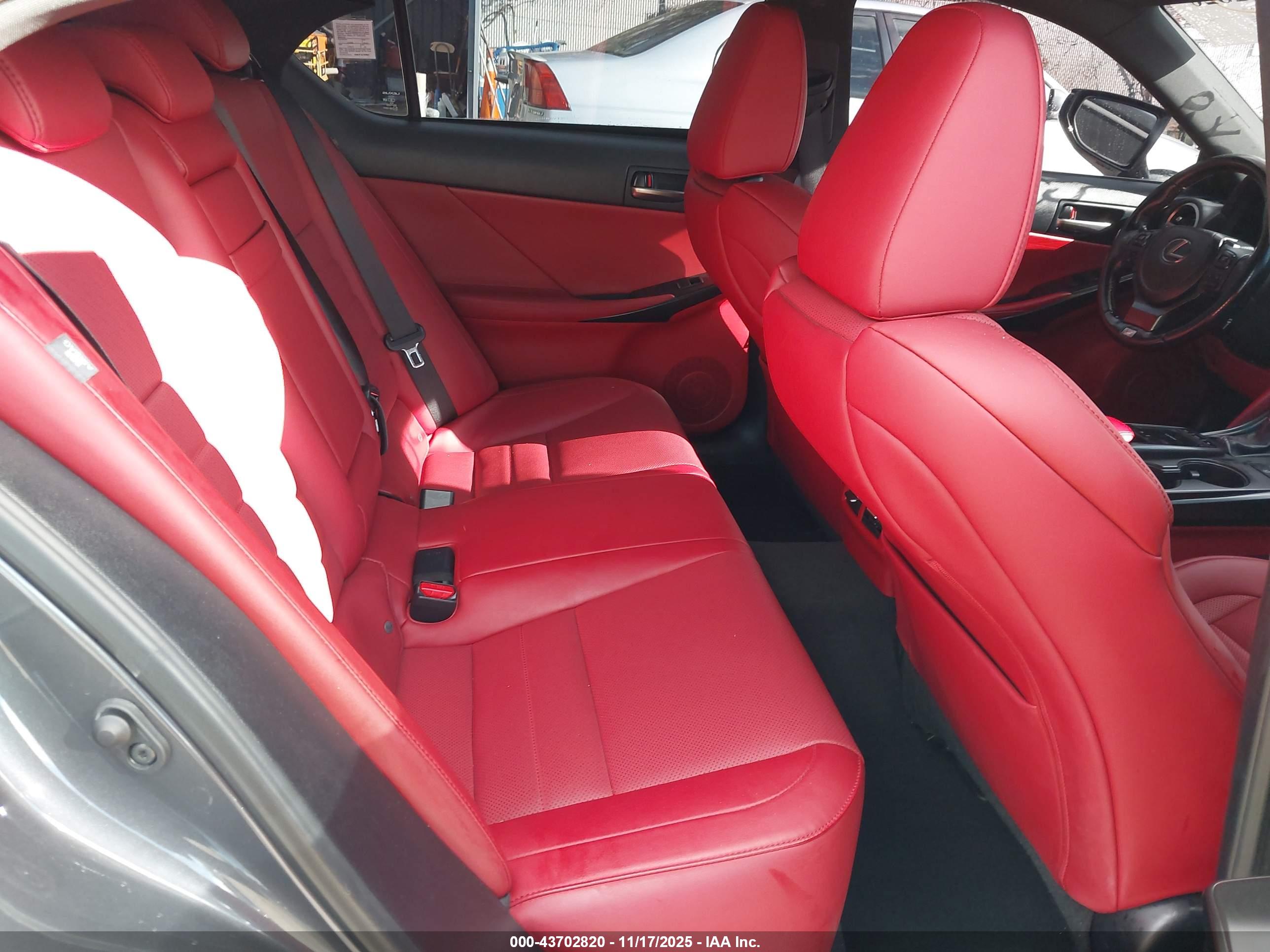 LEXUS IS image 8
