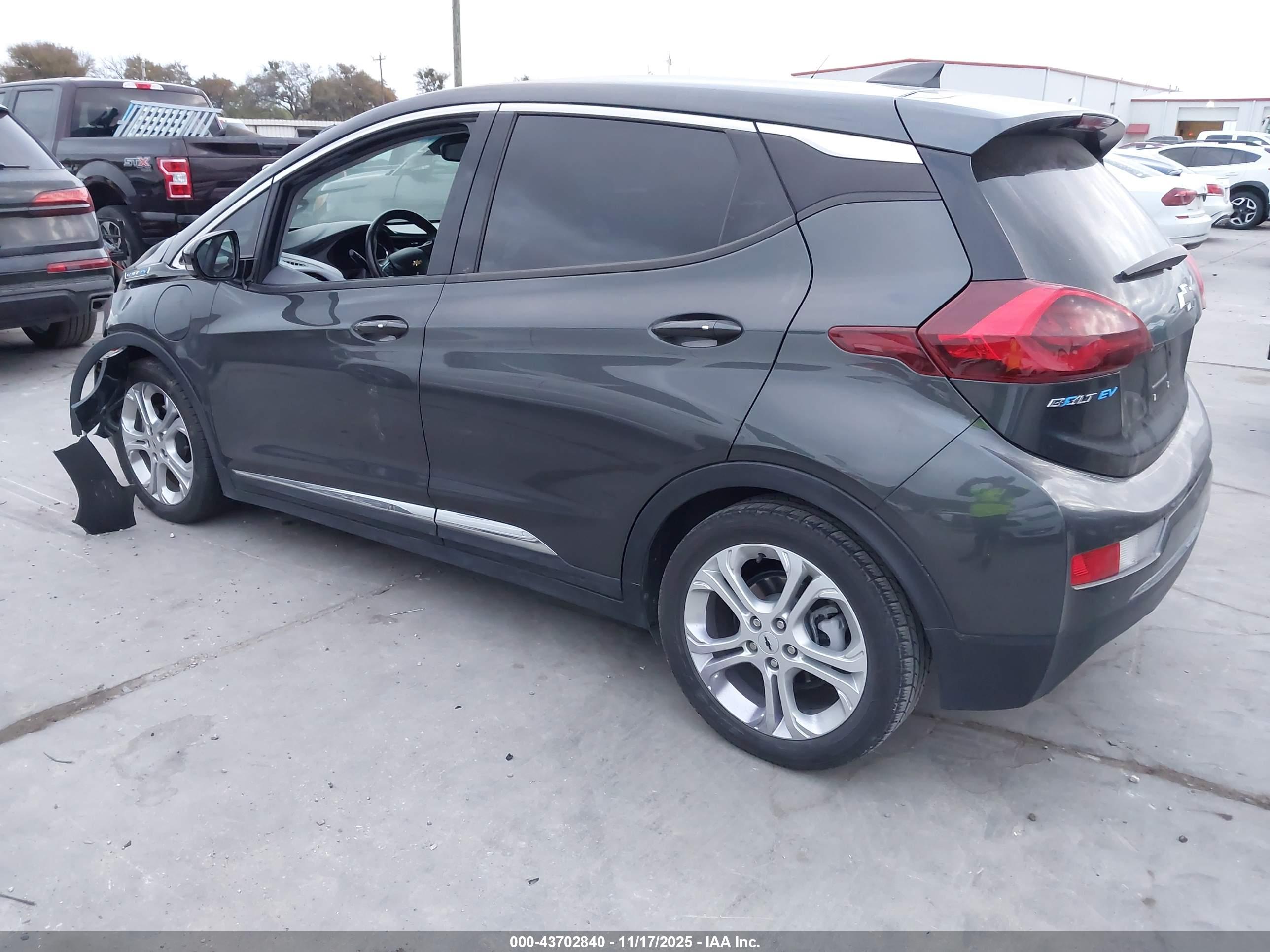 CHEVROLET BOLT image 3