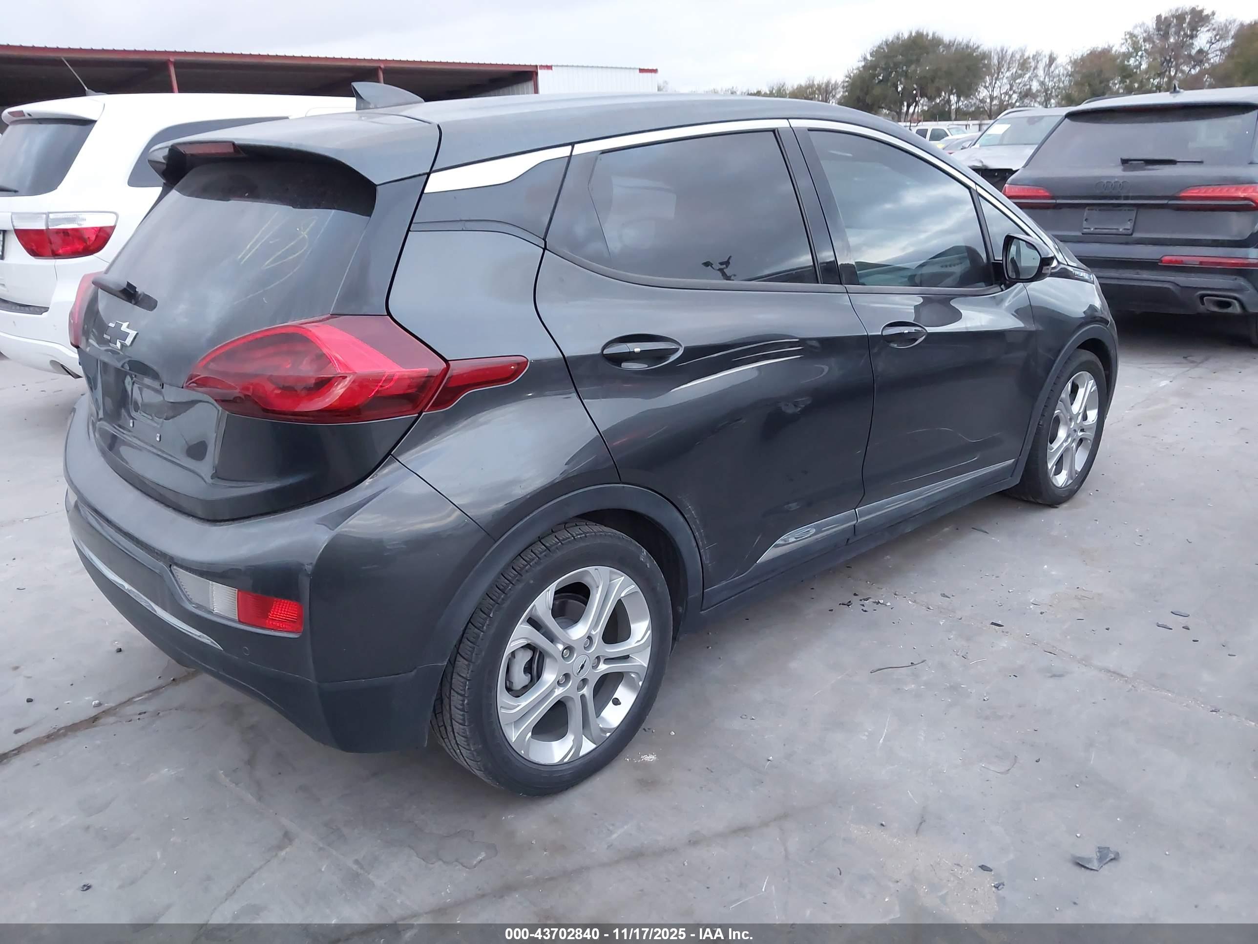 CHEVROLET BOLT image 4