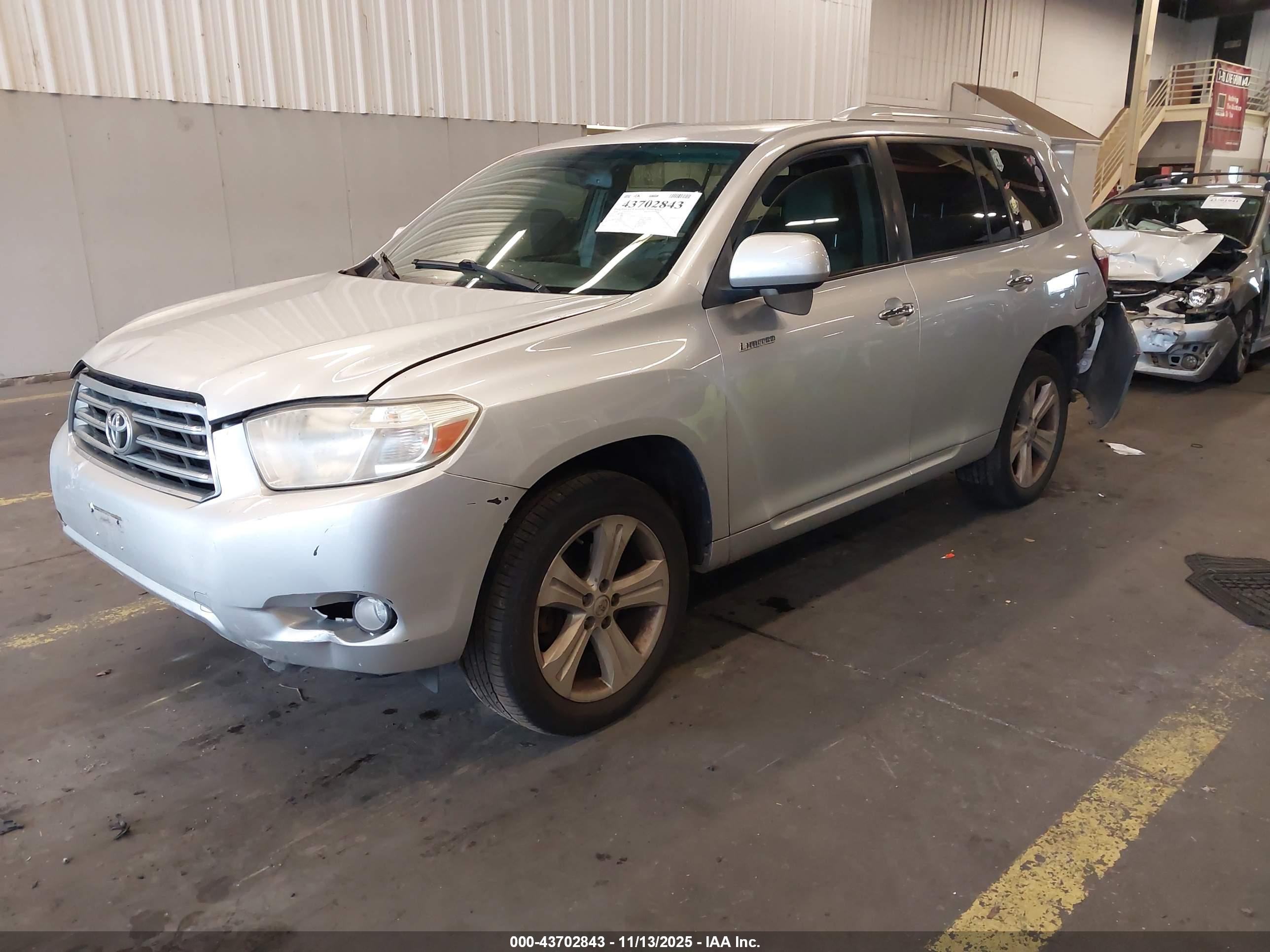 TOYOTA HIGHLANDER image 2