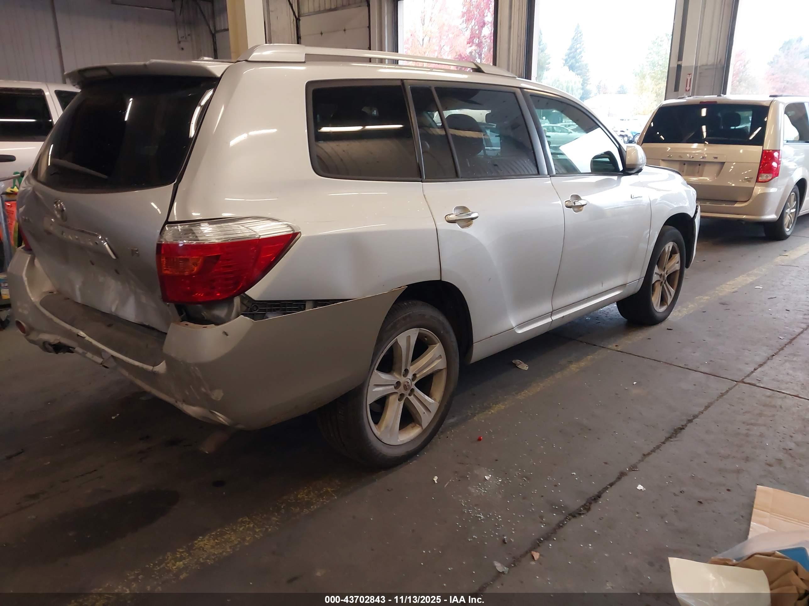 TOYOTA HIGHLANDER image 4