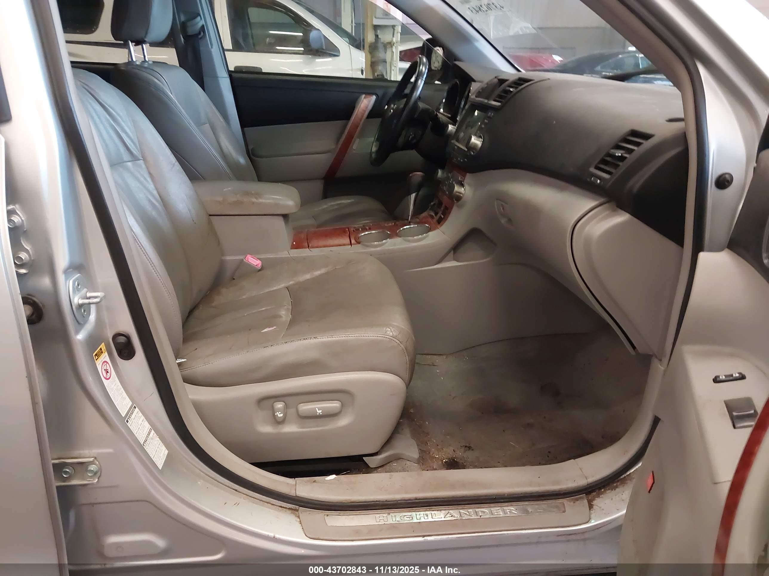 TOYOTA HIGHLANDER image 5