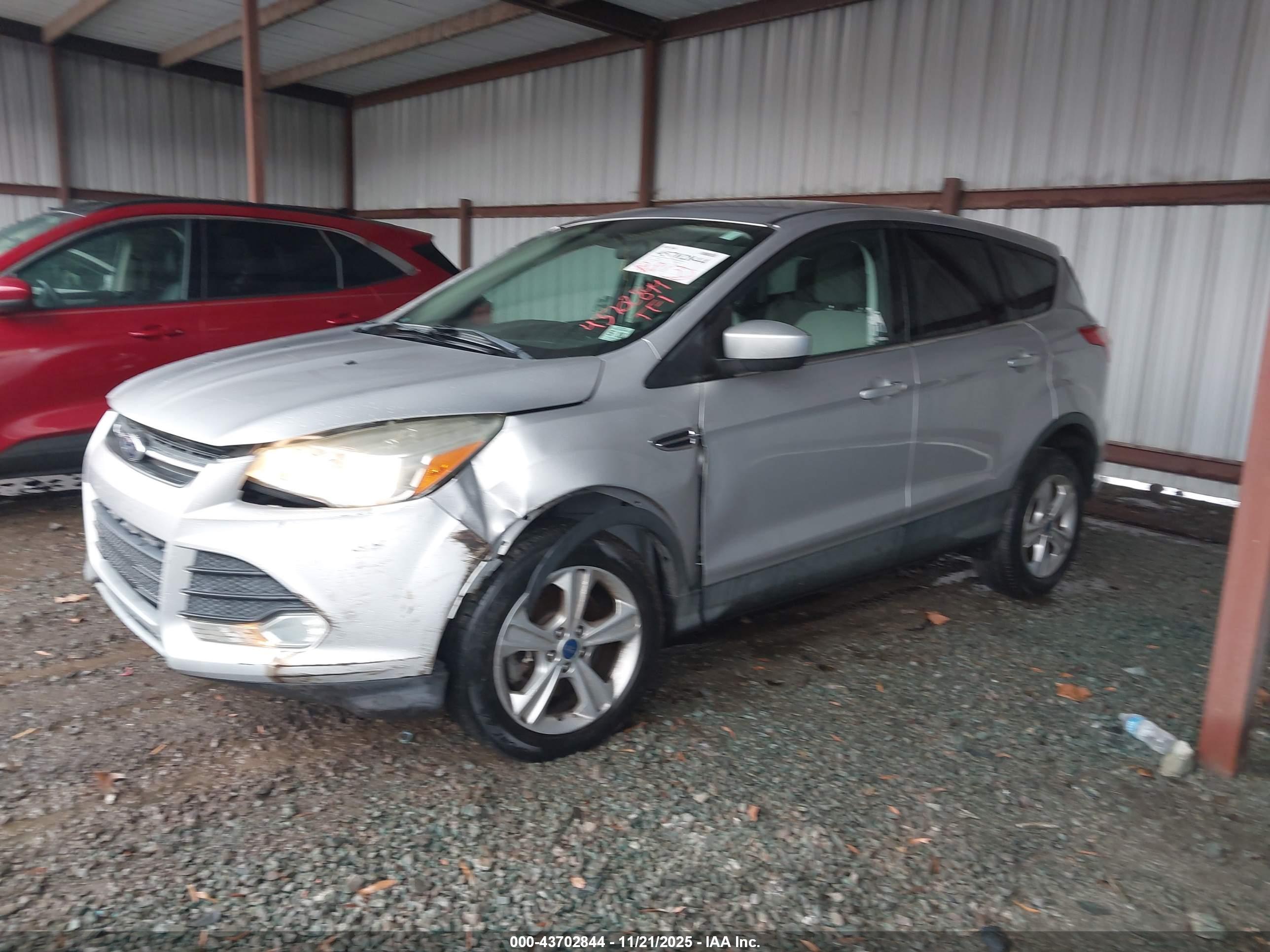 FORD ESCAPE image 2