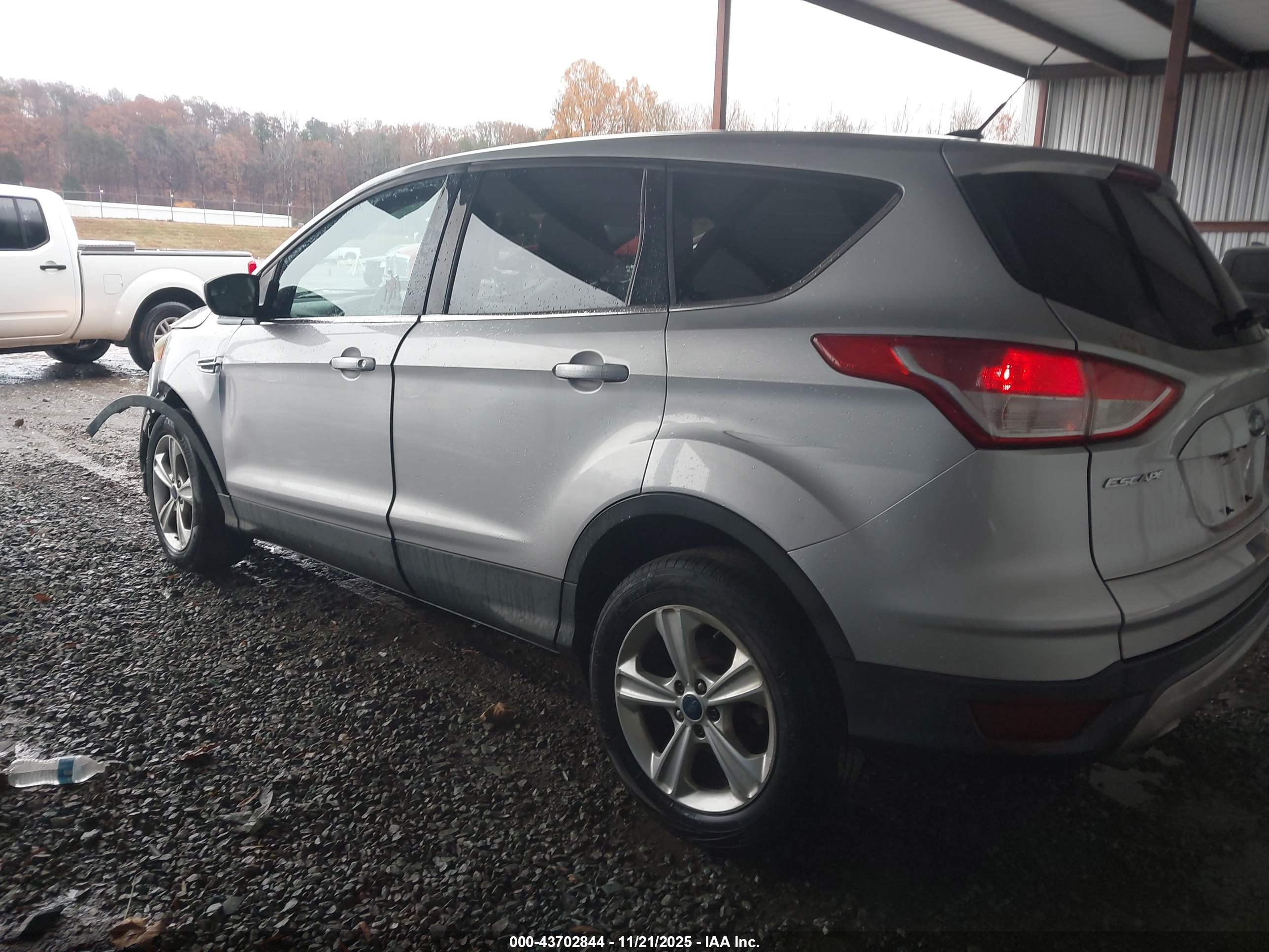 FORD ESCAPE image 3