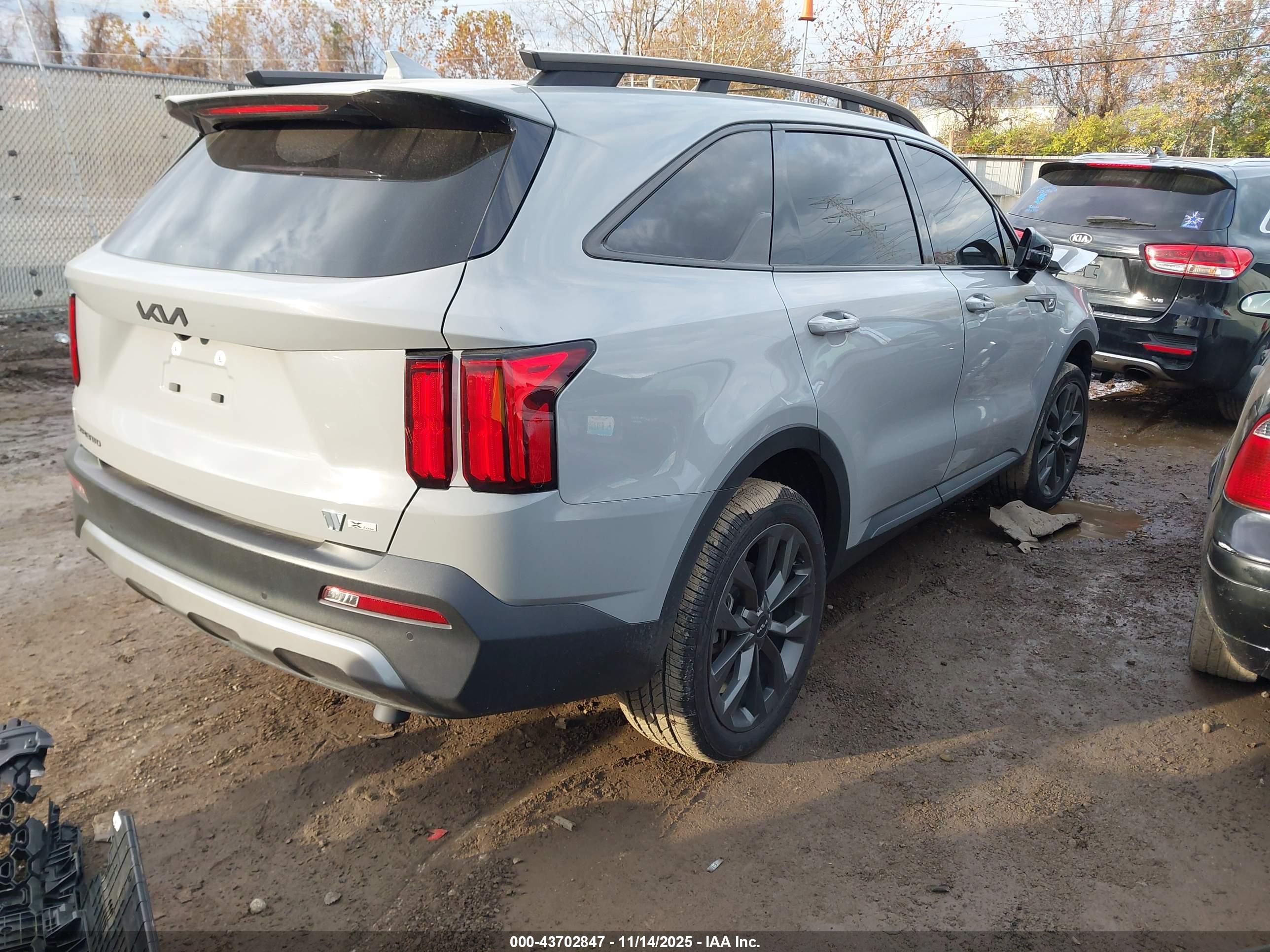 KIA SORENTO image 4