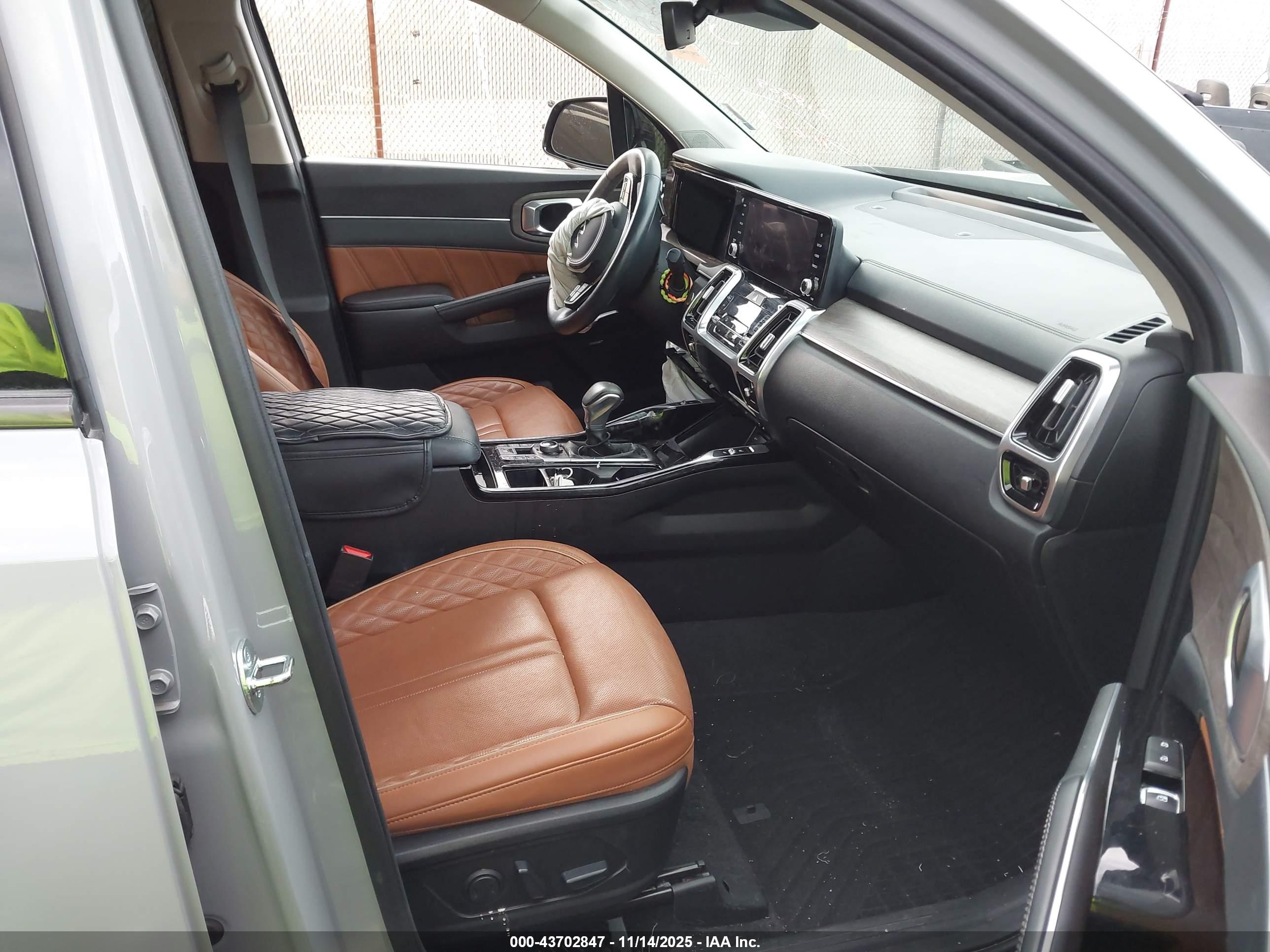 KIA SORENTO image 5