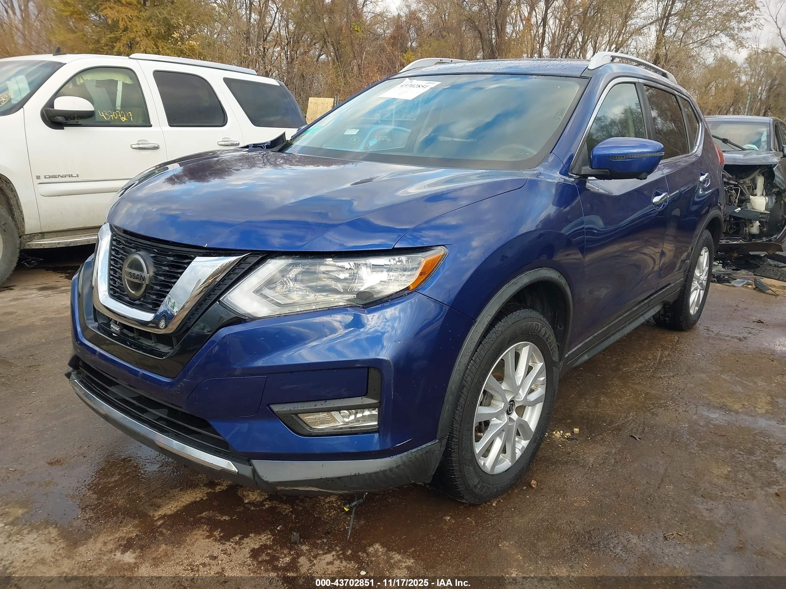 NISSAN ROGUE image 2