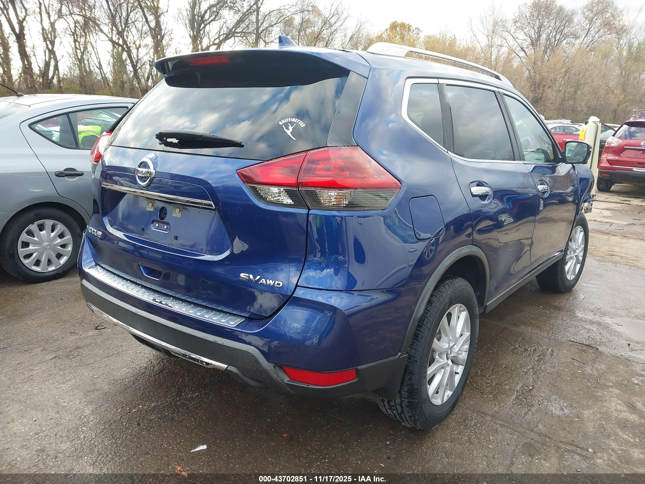 NISSAN ROGUE image 4