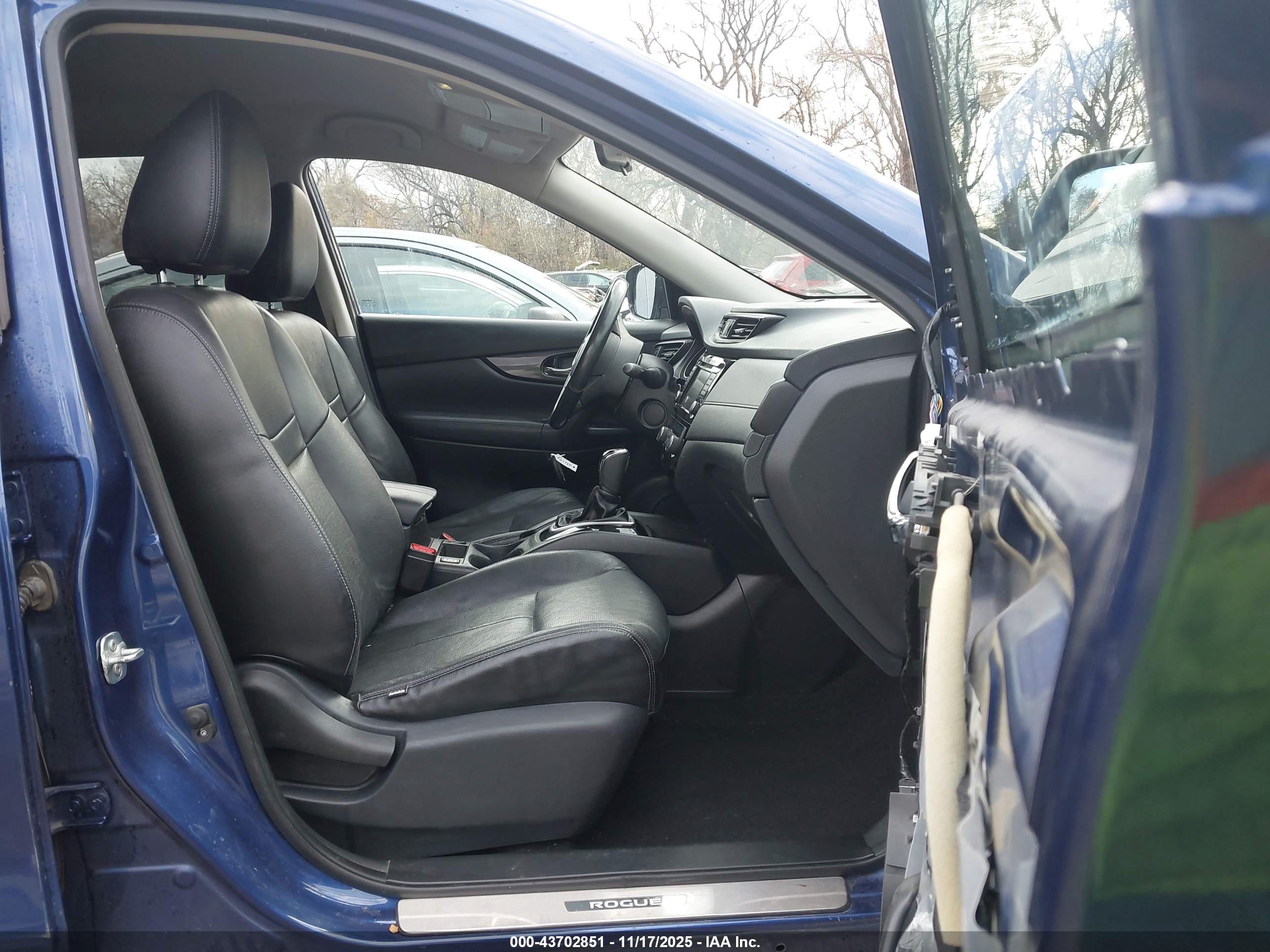 NISSAN ROGUE image 5