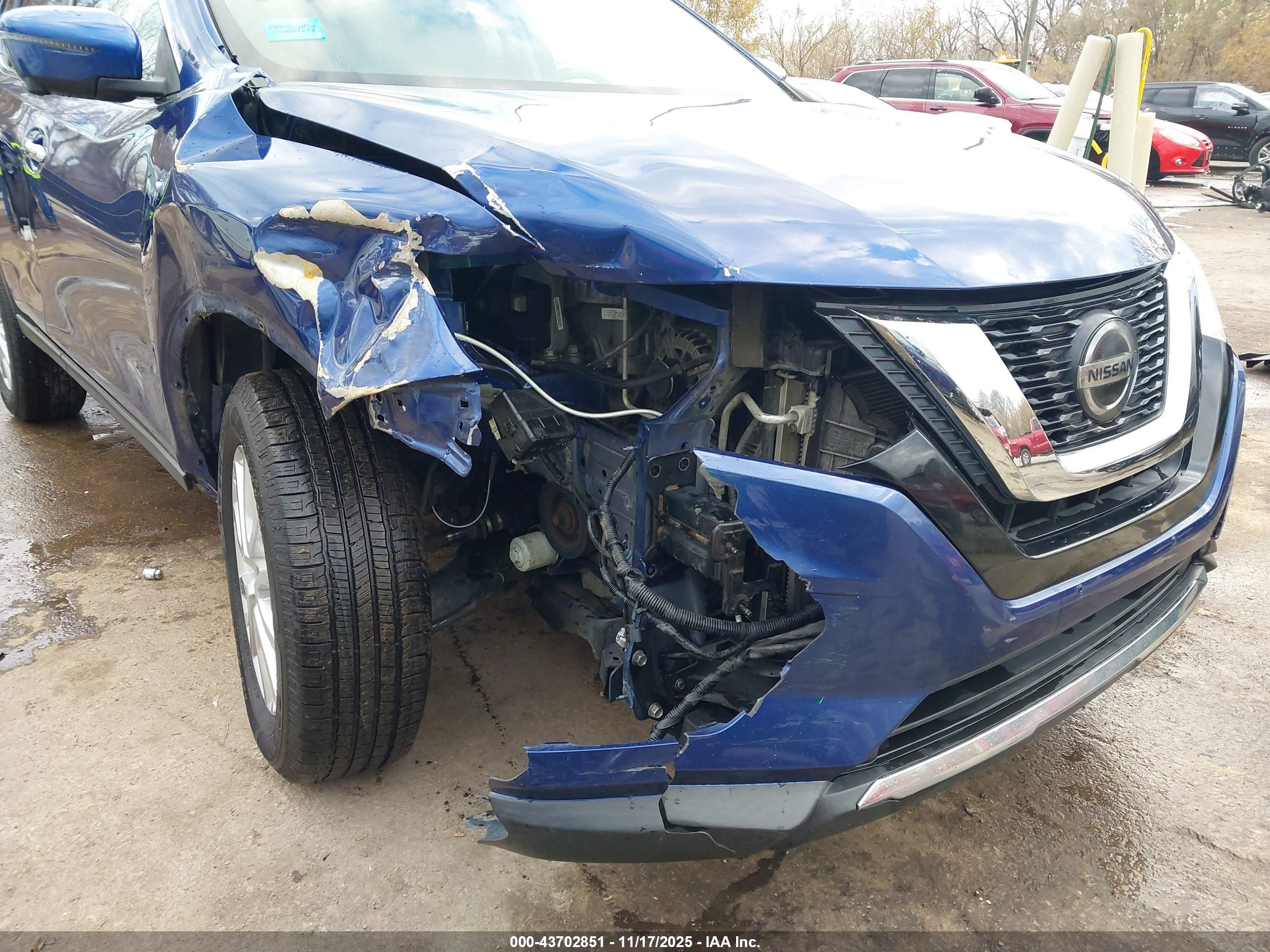 NISSAN ROGUE image 6