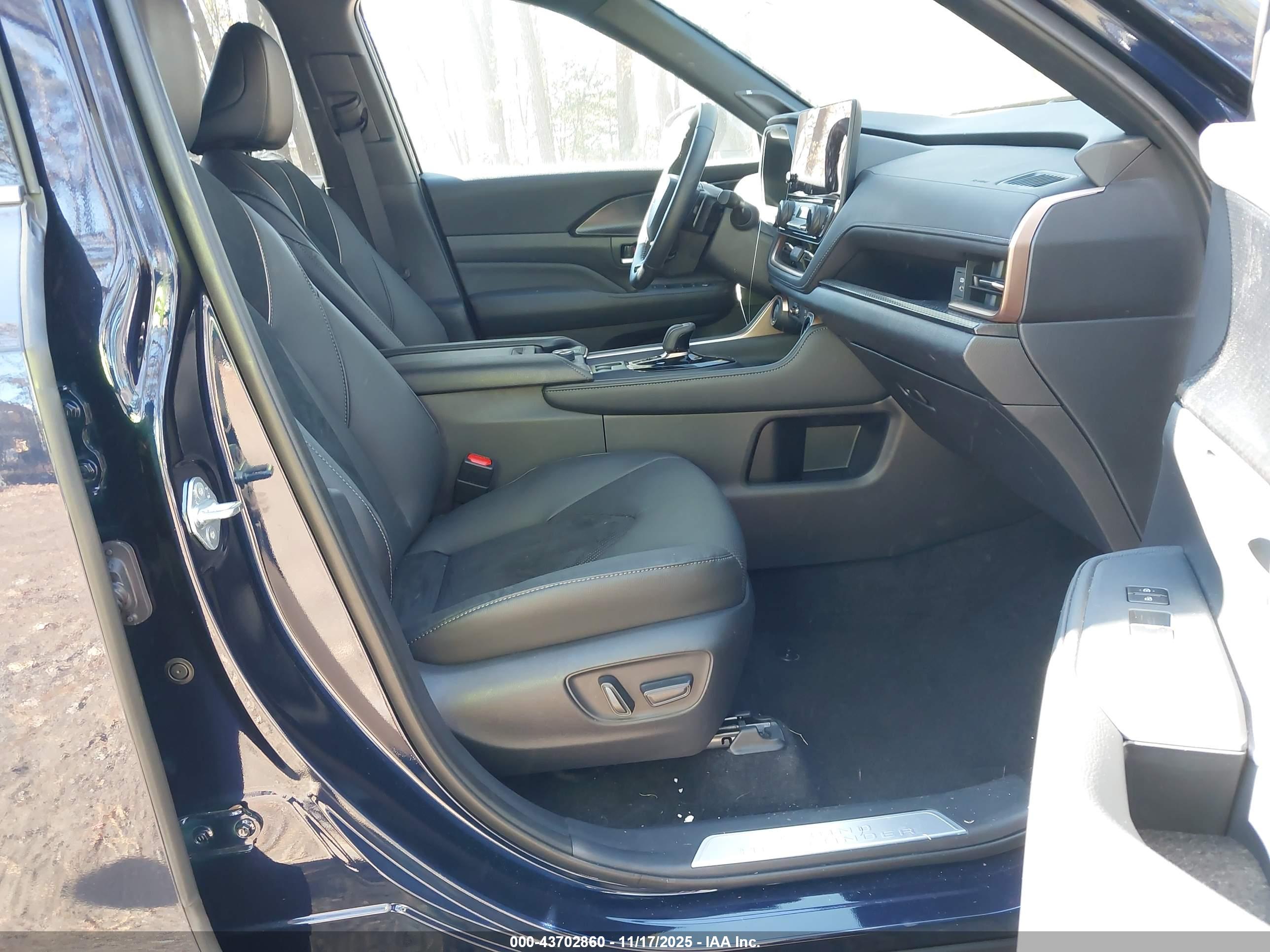 TOYOTA GRAND image 5