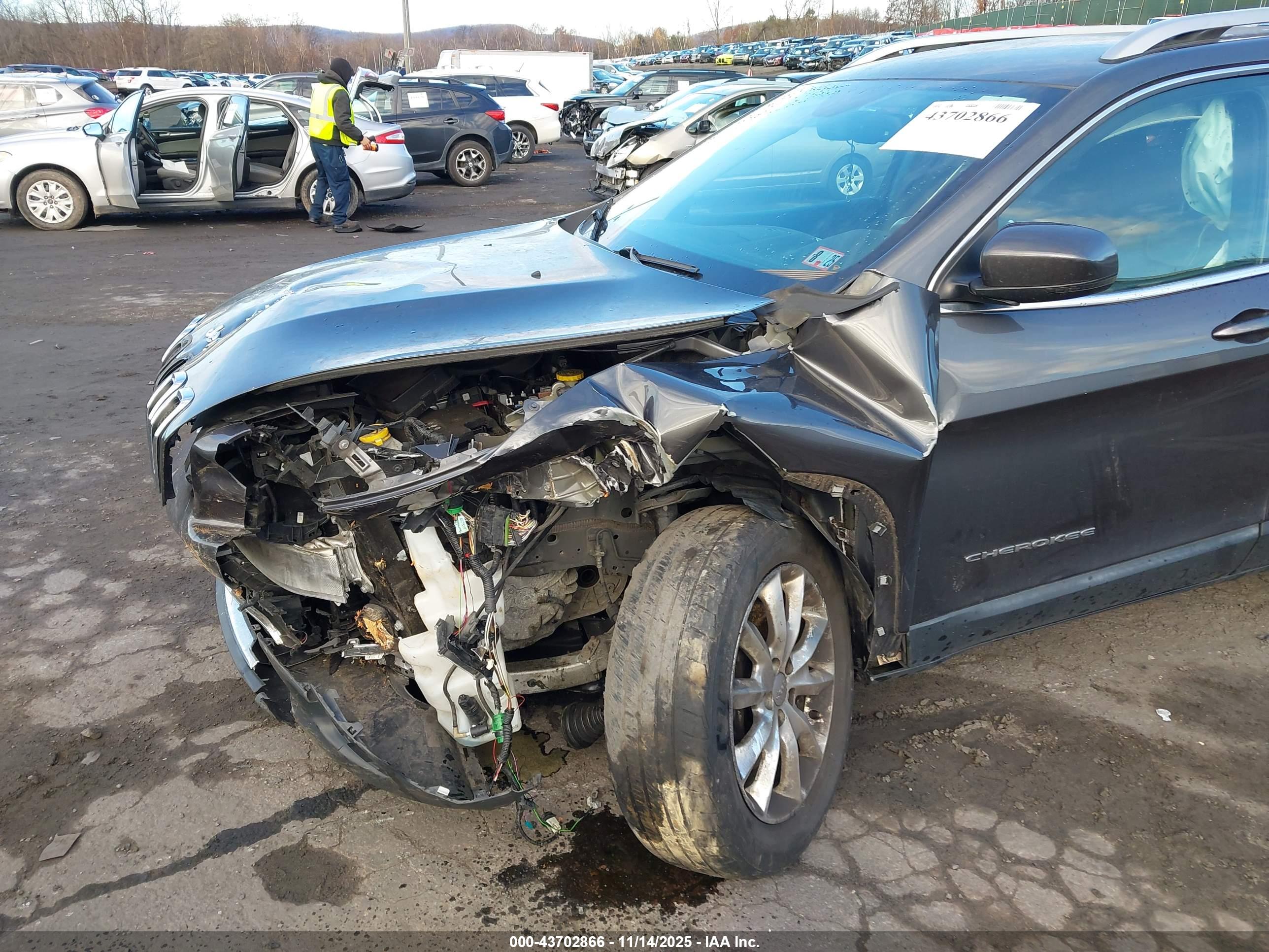 JEEP CHEROKEE image 6