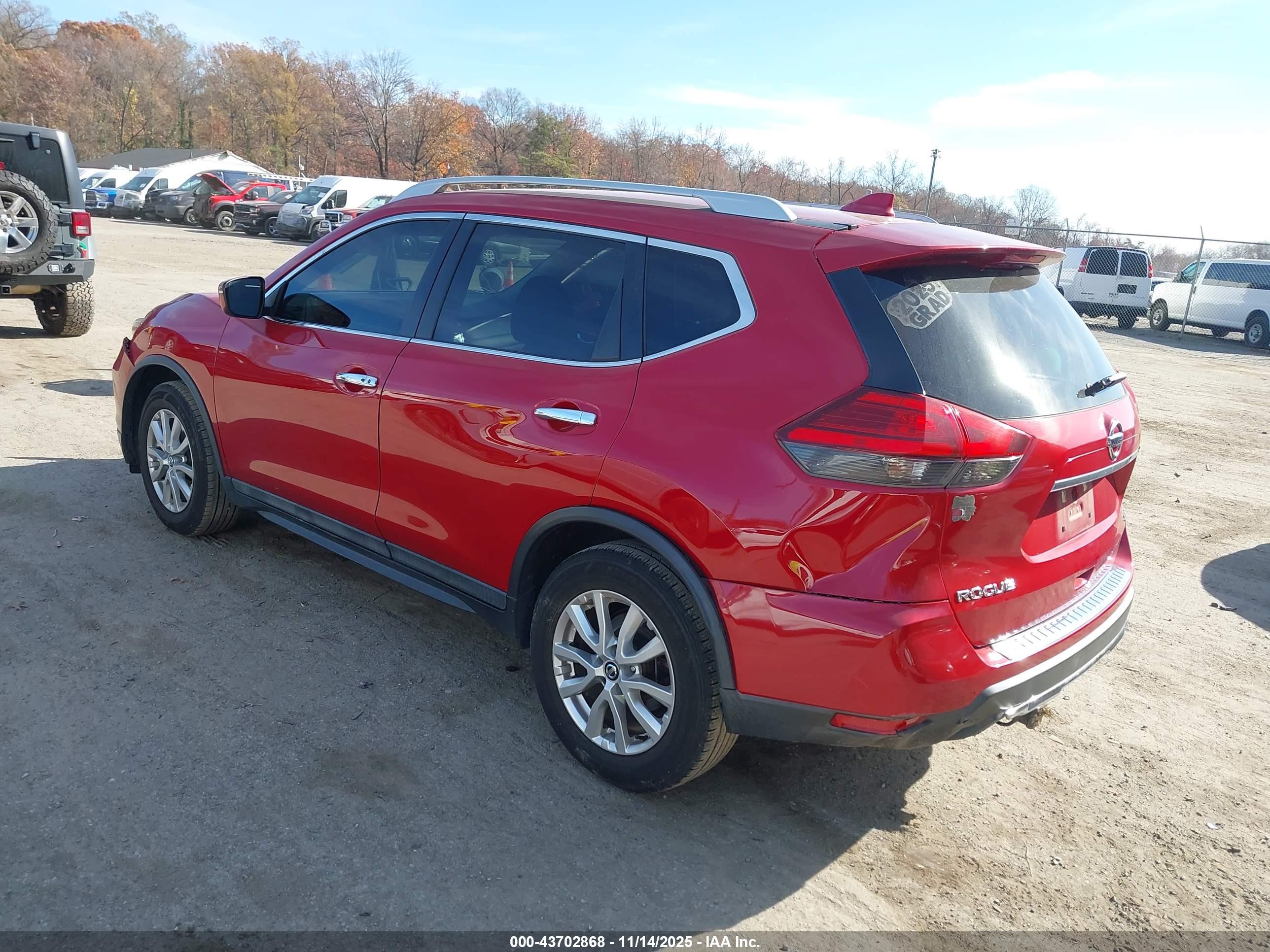 NISSAN ROGUE image 3