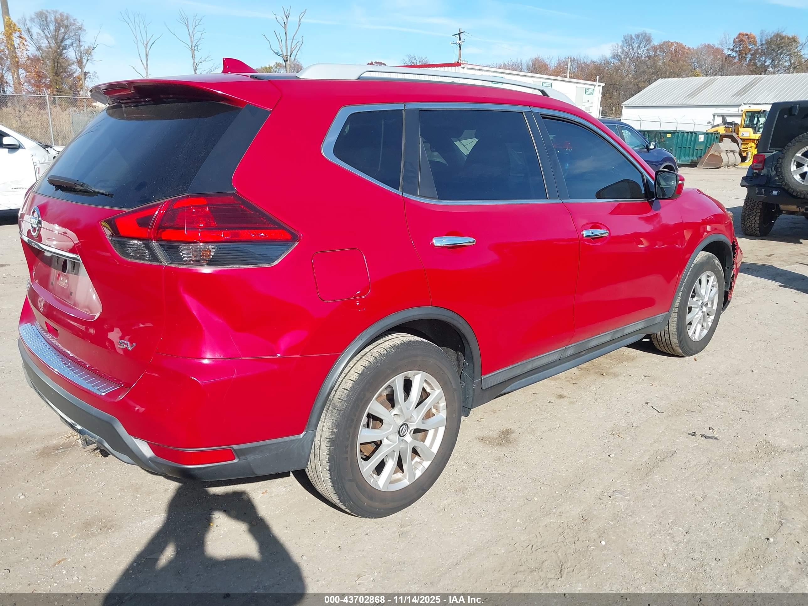 NISSAN ROGUE image 4