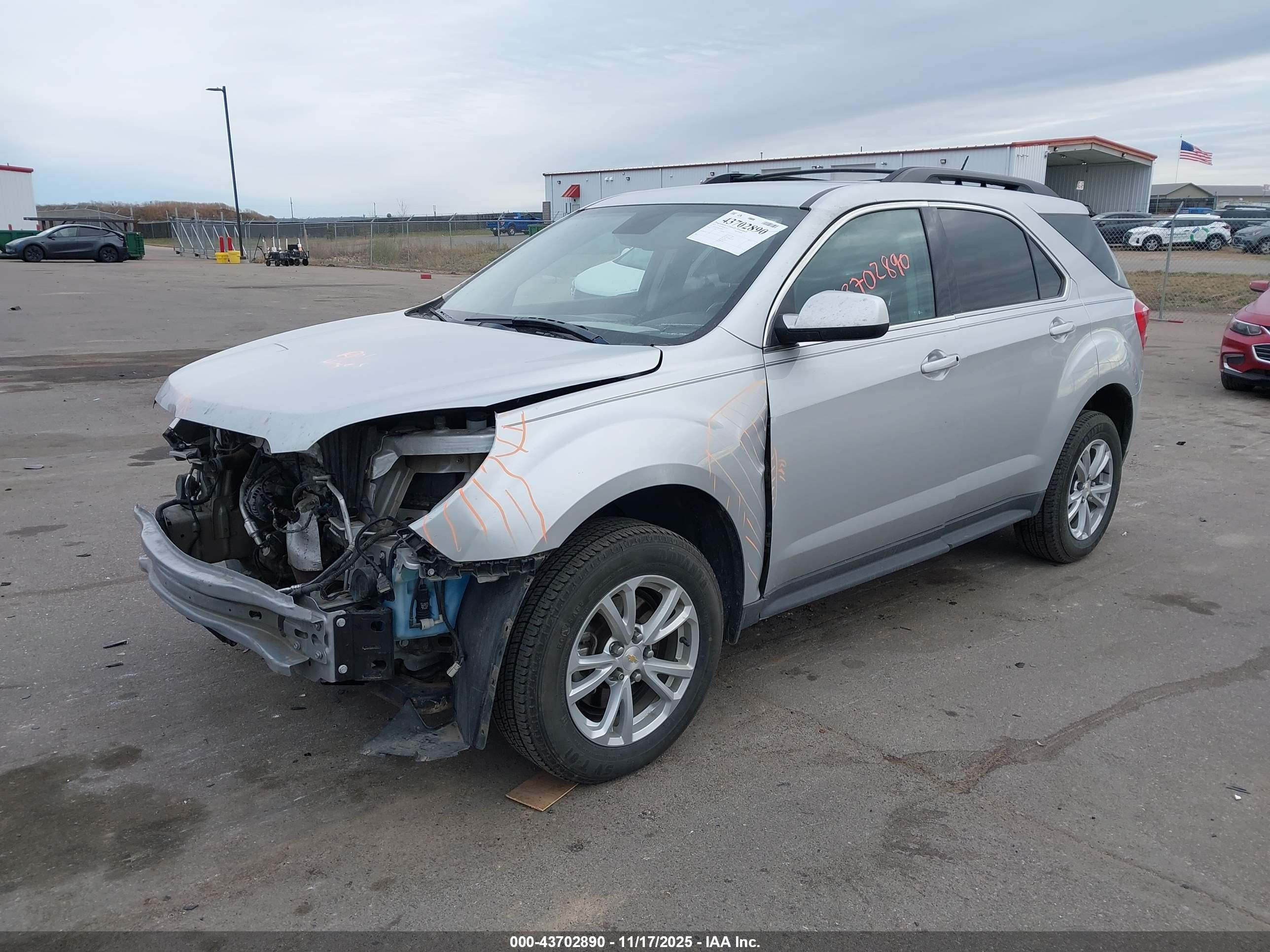 CHEVROLET EQUINOX image 2