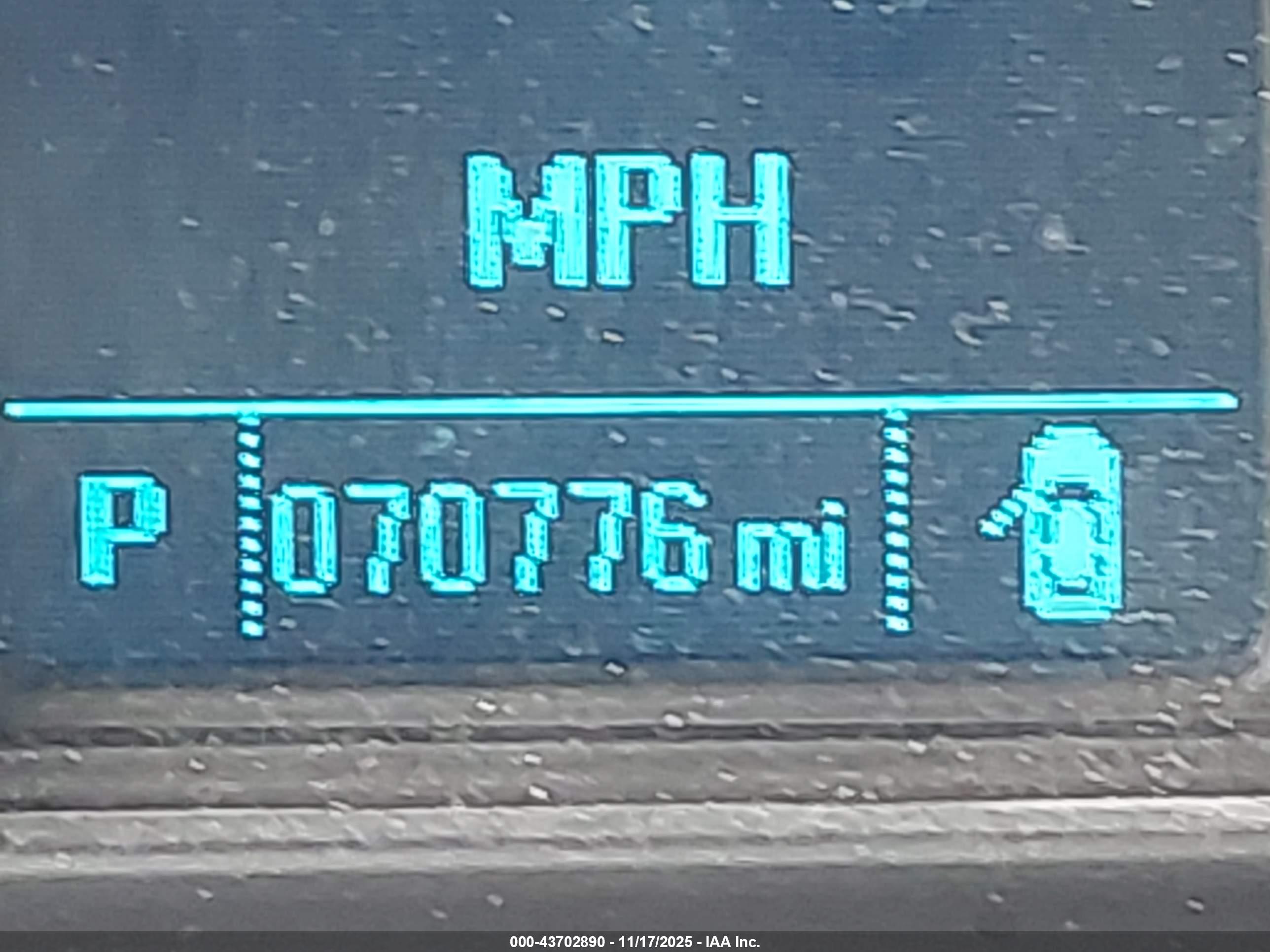 CHEVROLET EQUINOX image 7