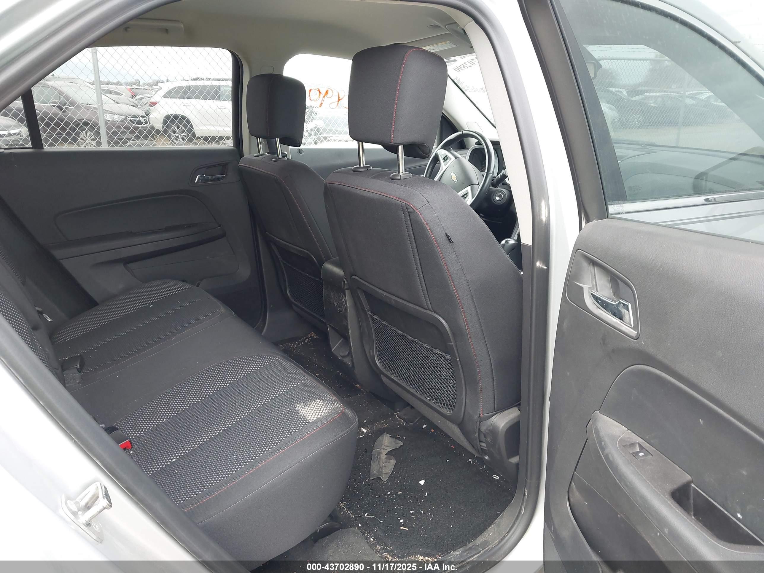 CHEVROLET EQUINOX image 8