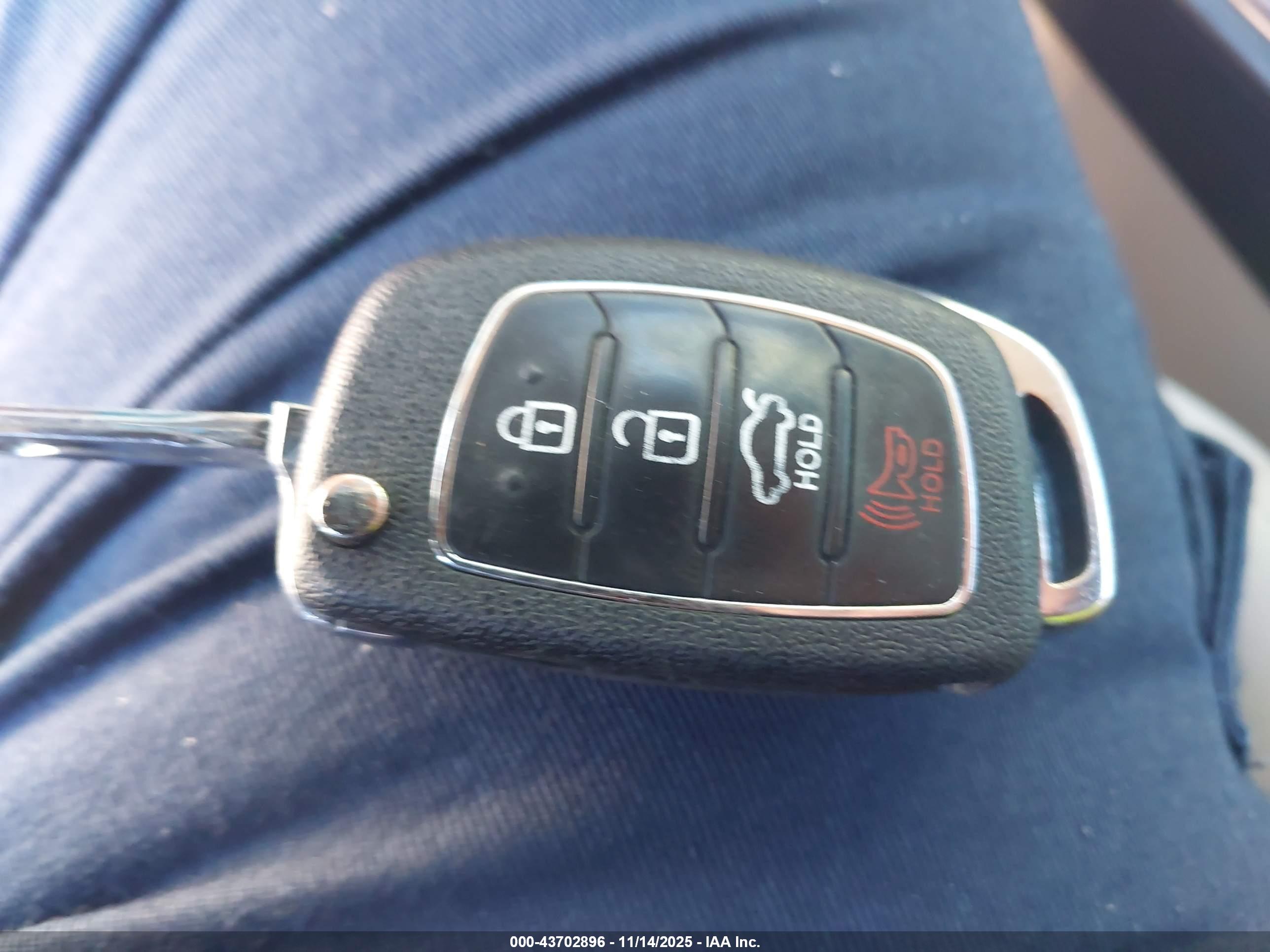 HYUNDAI SONATA image 11