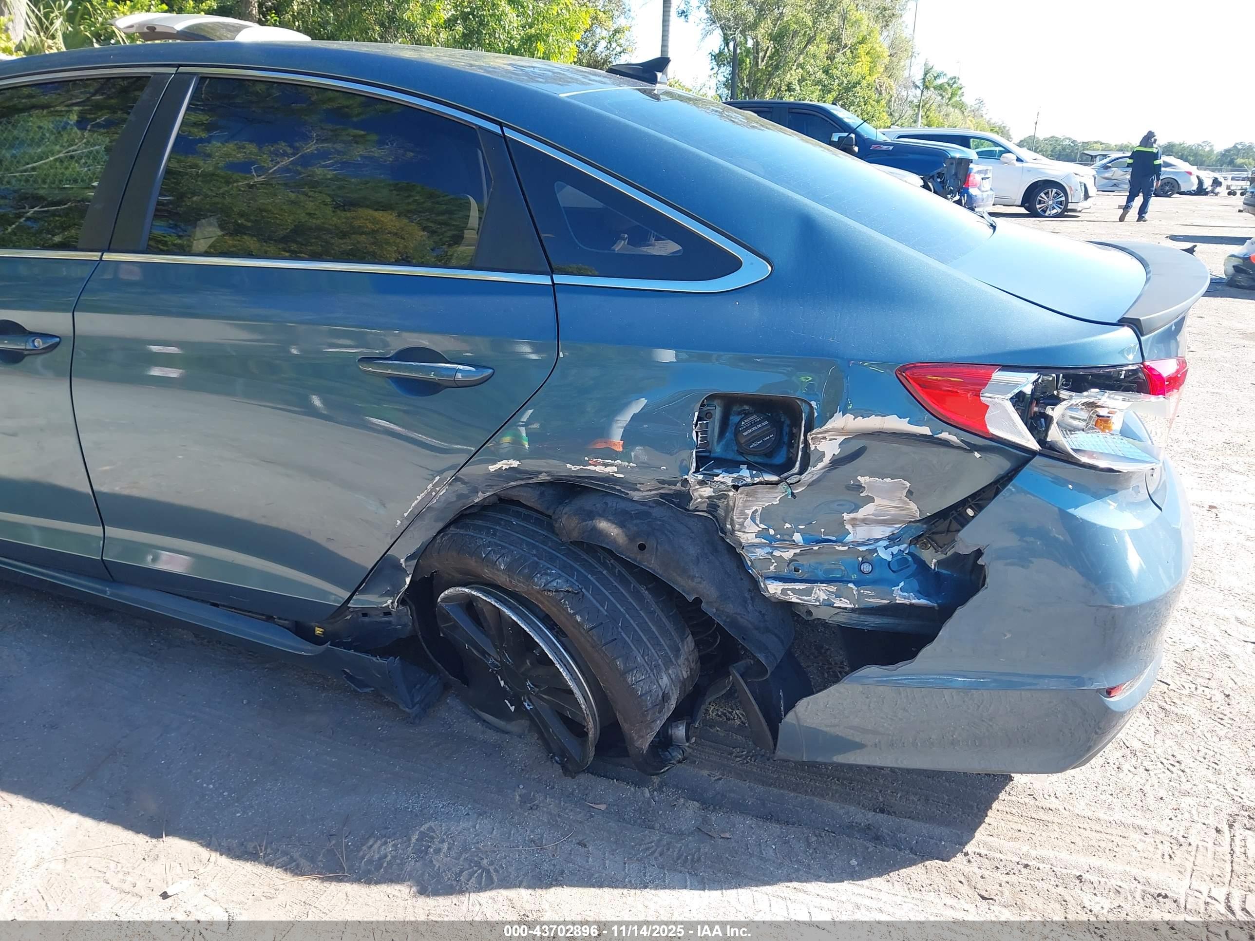 HYUNDAI SONATA image 6