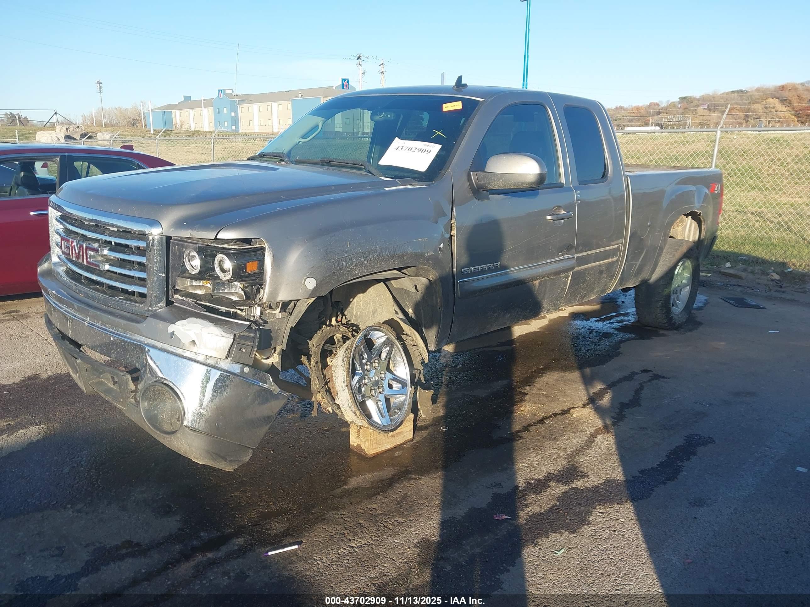 GMC SIERRA image 2