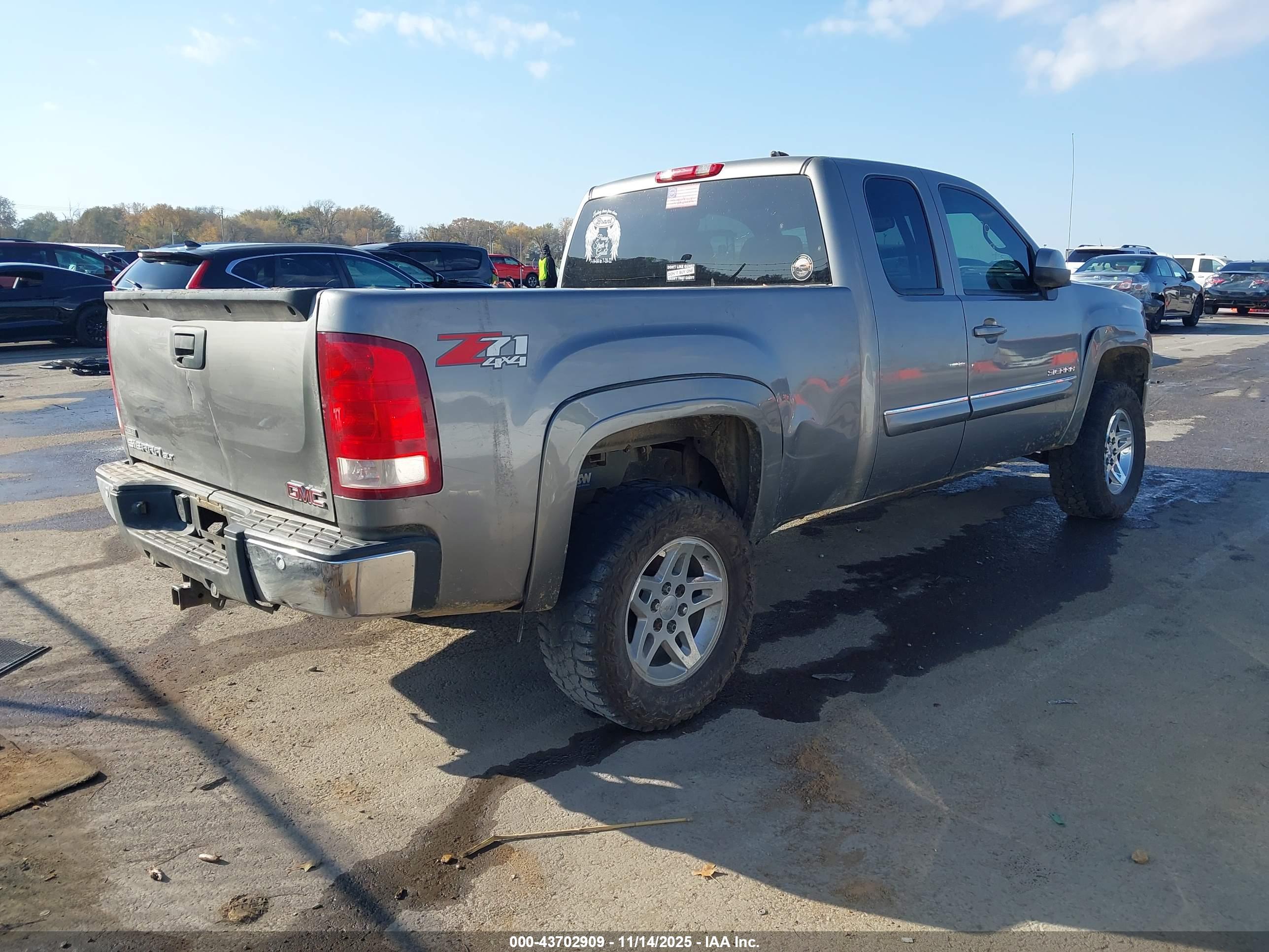 GMC SIERRA image 4