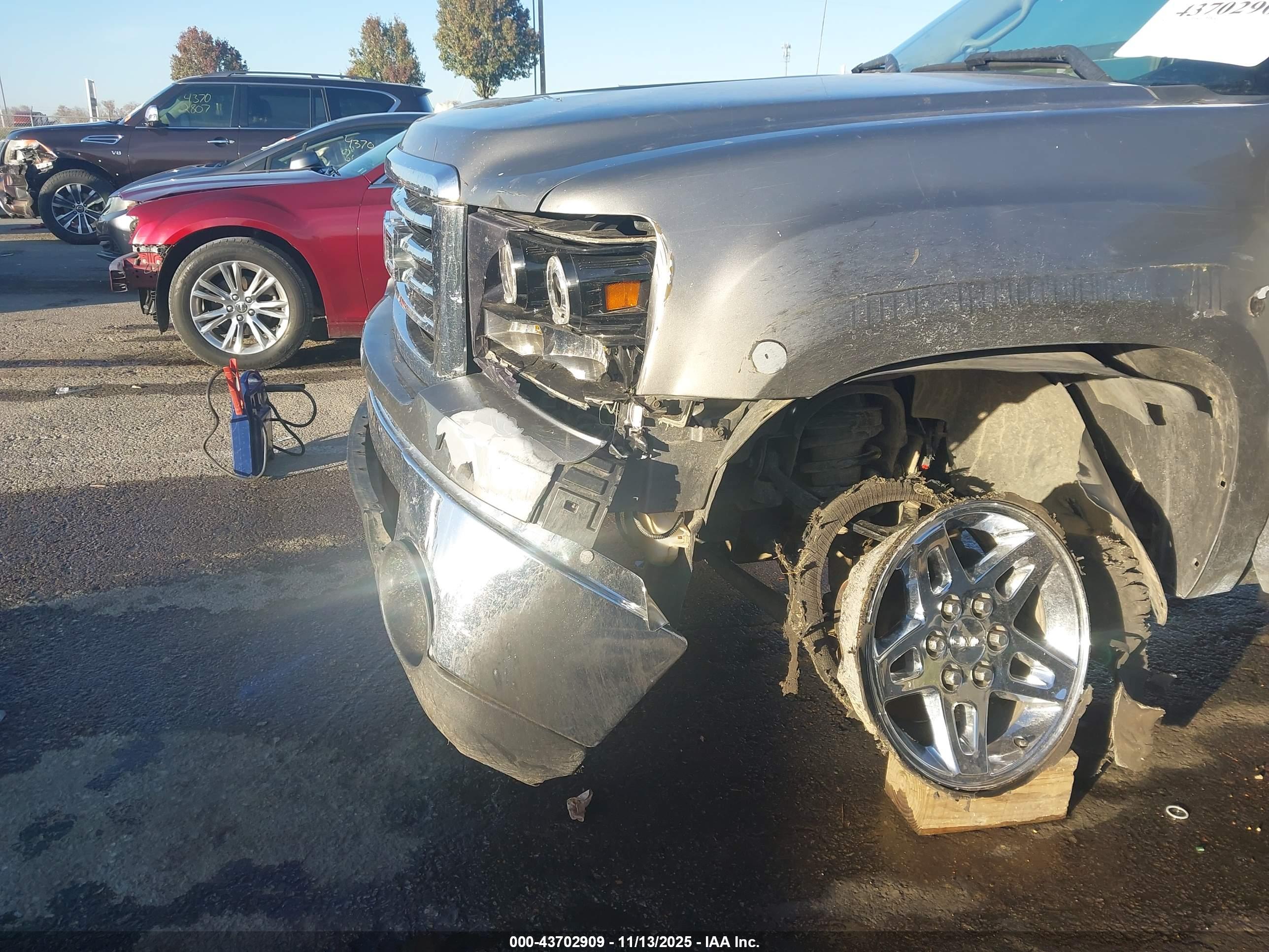 GMC SIERRA image 6
