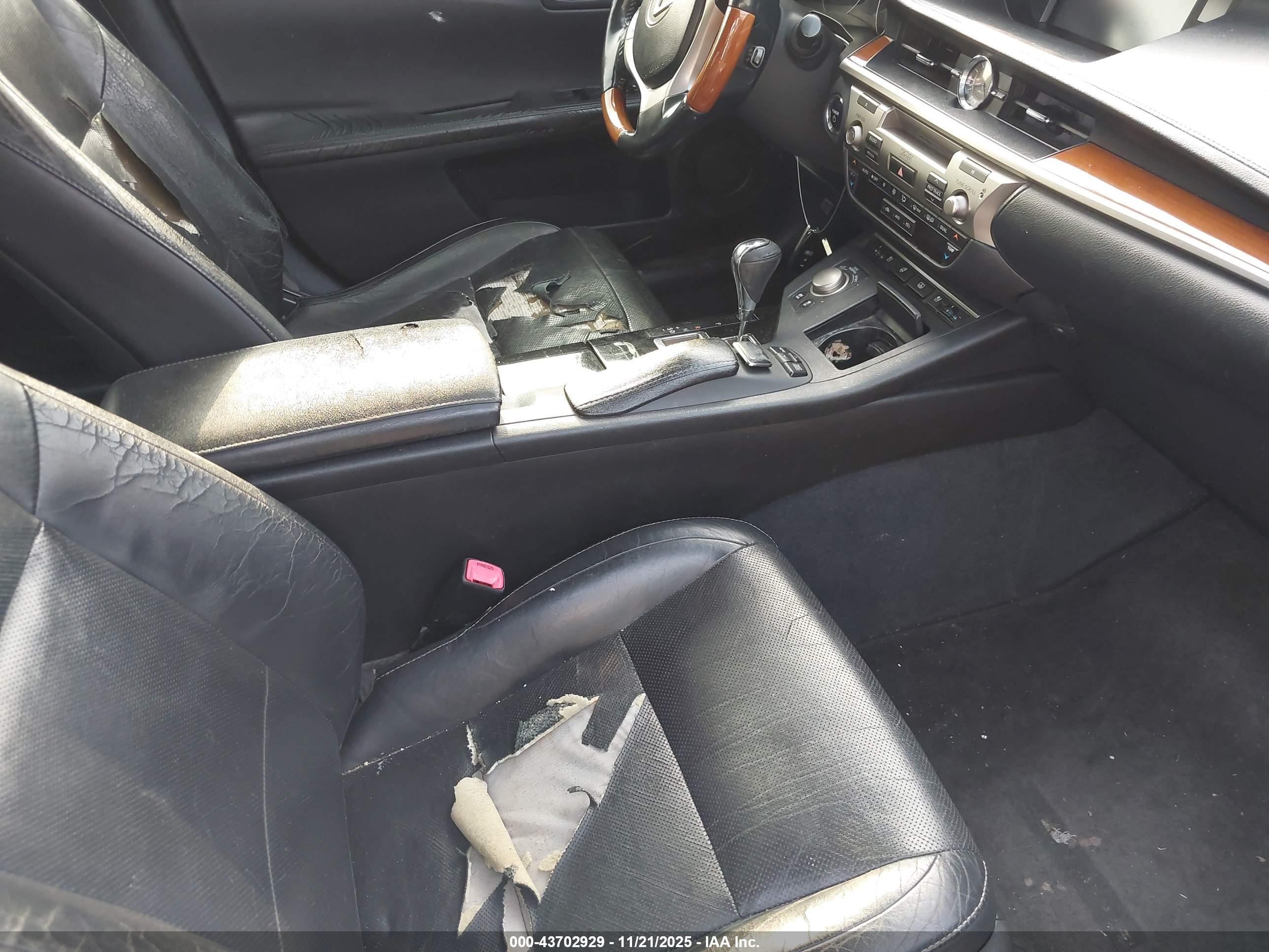 LEXUS ES image 5