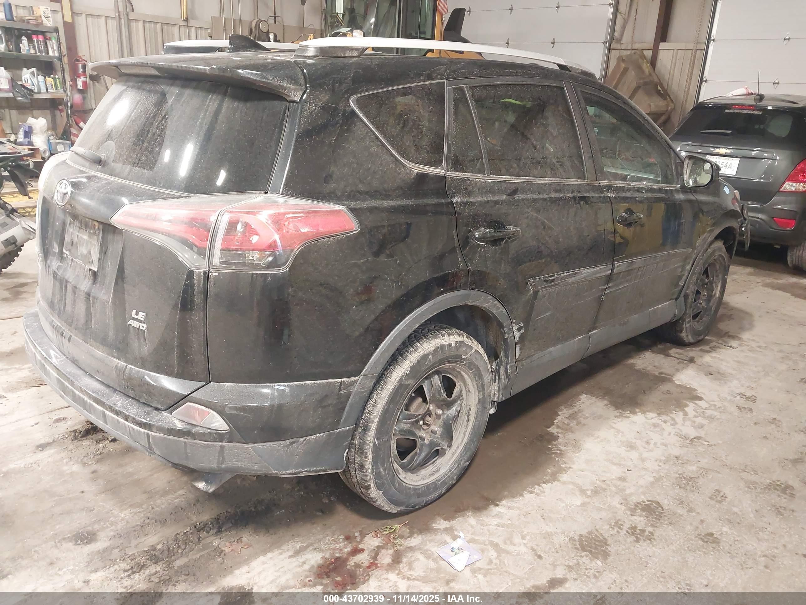 TOYOTA RAV4 image 4
