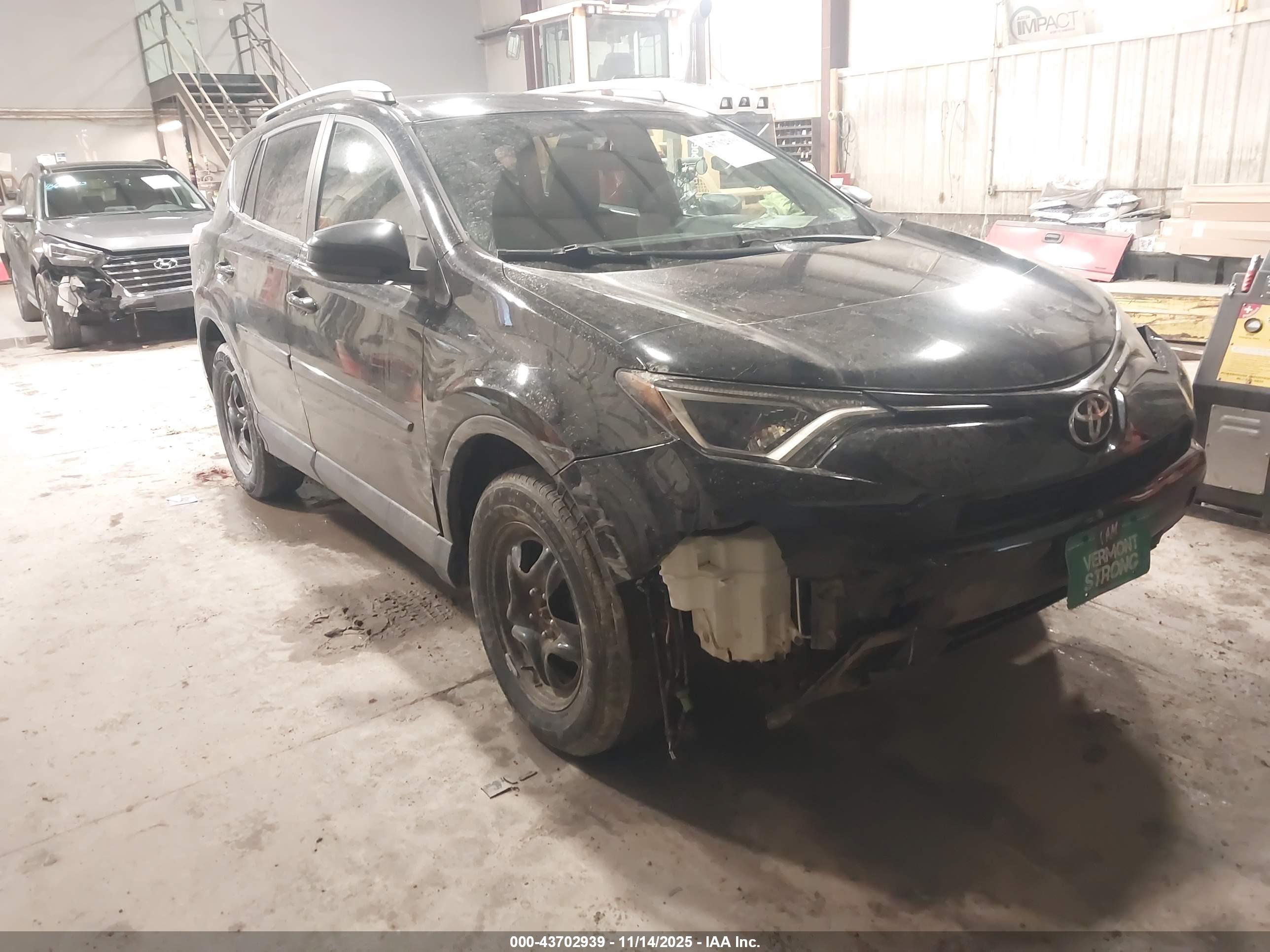 TOYOTA RAV4 image 6