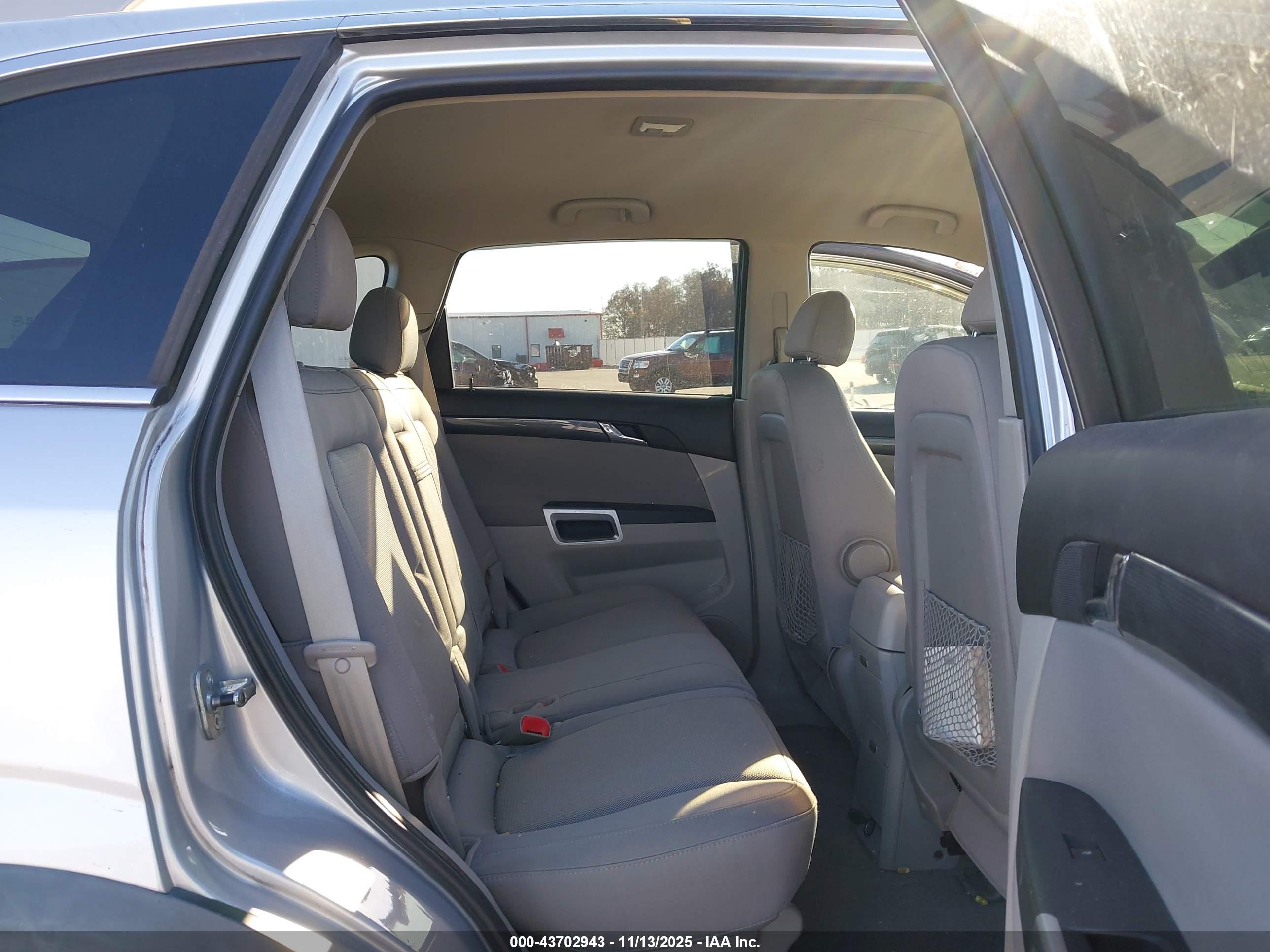 SATURN VUE image 8