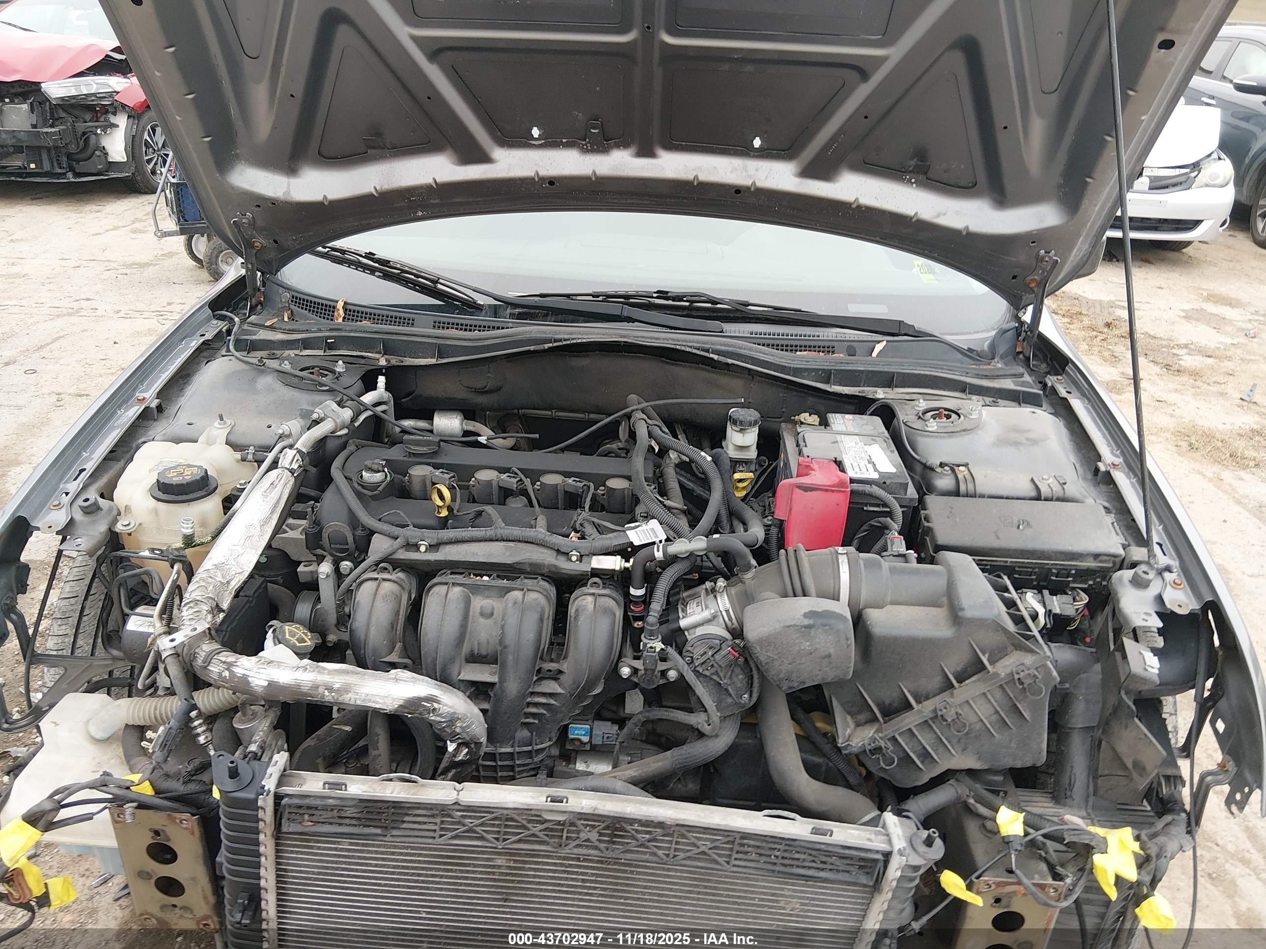 FORD FUSION image 10