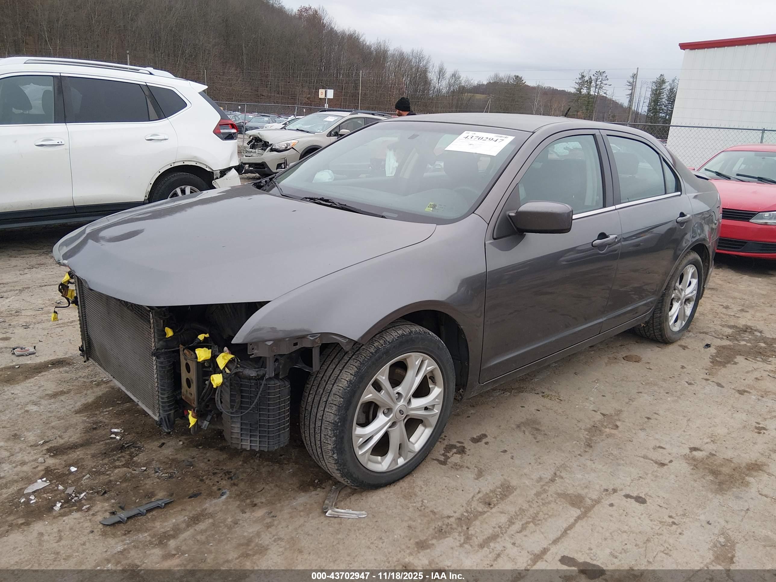 FORD FUSION image 2
