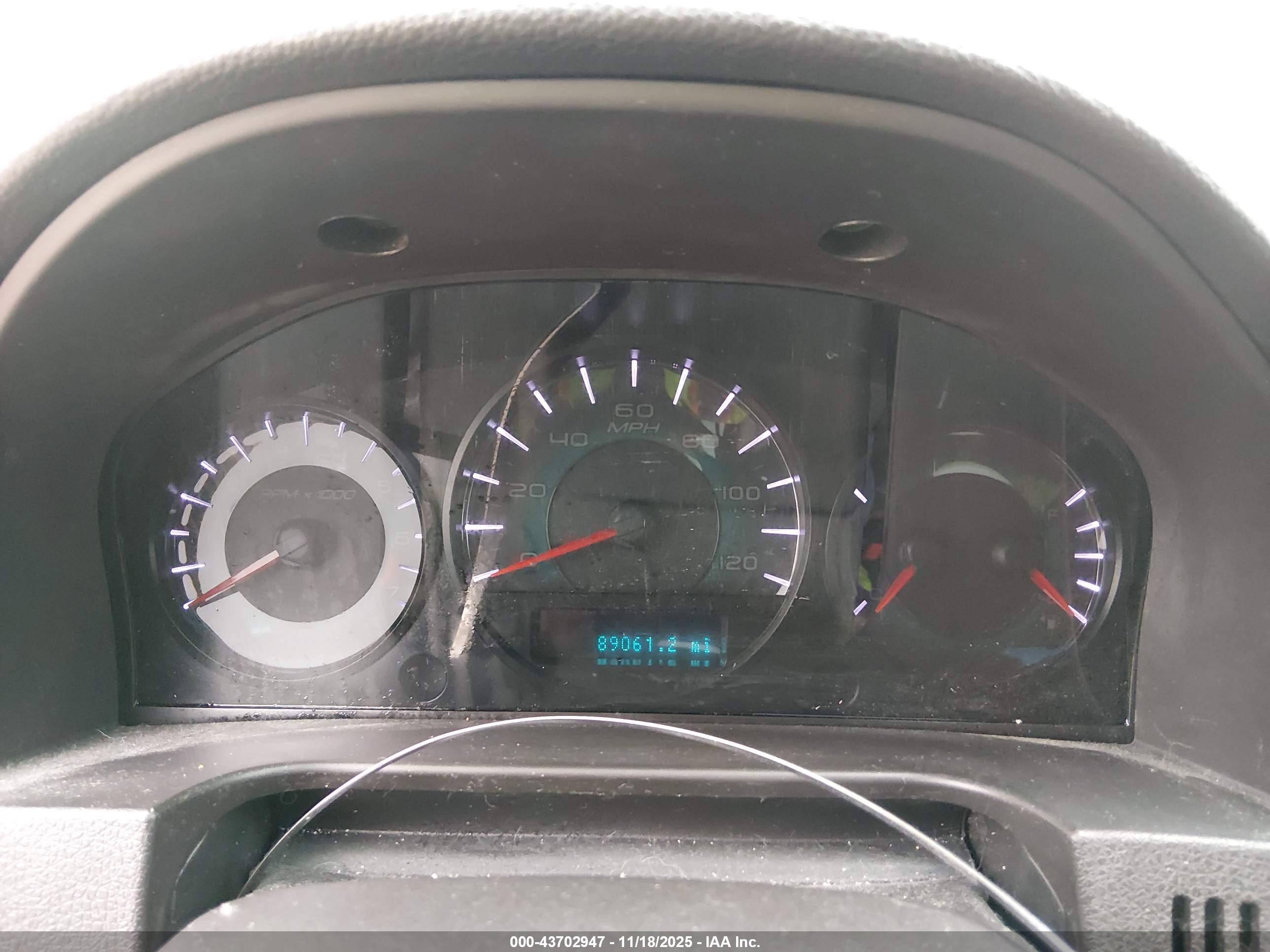 FORD FUSION image 7