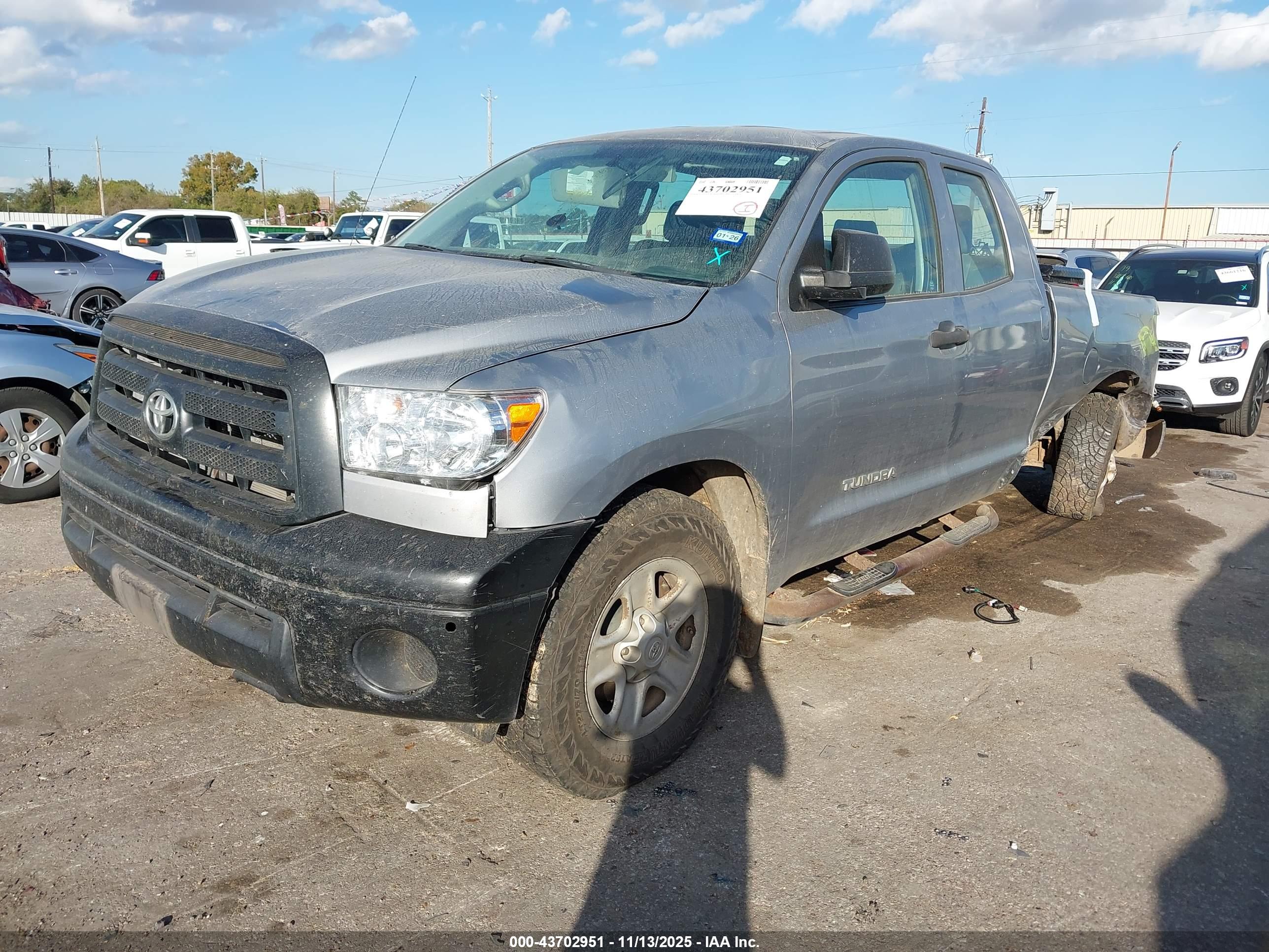 TOYOTA TUNDRA image 2