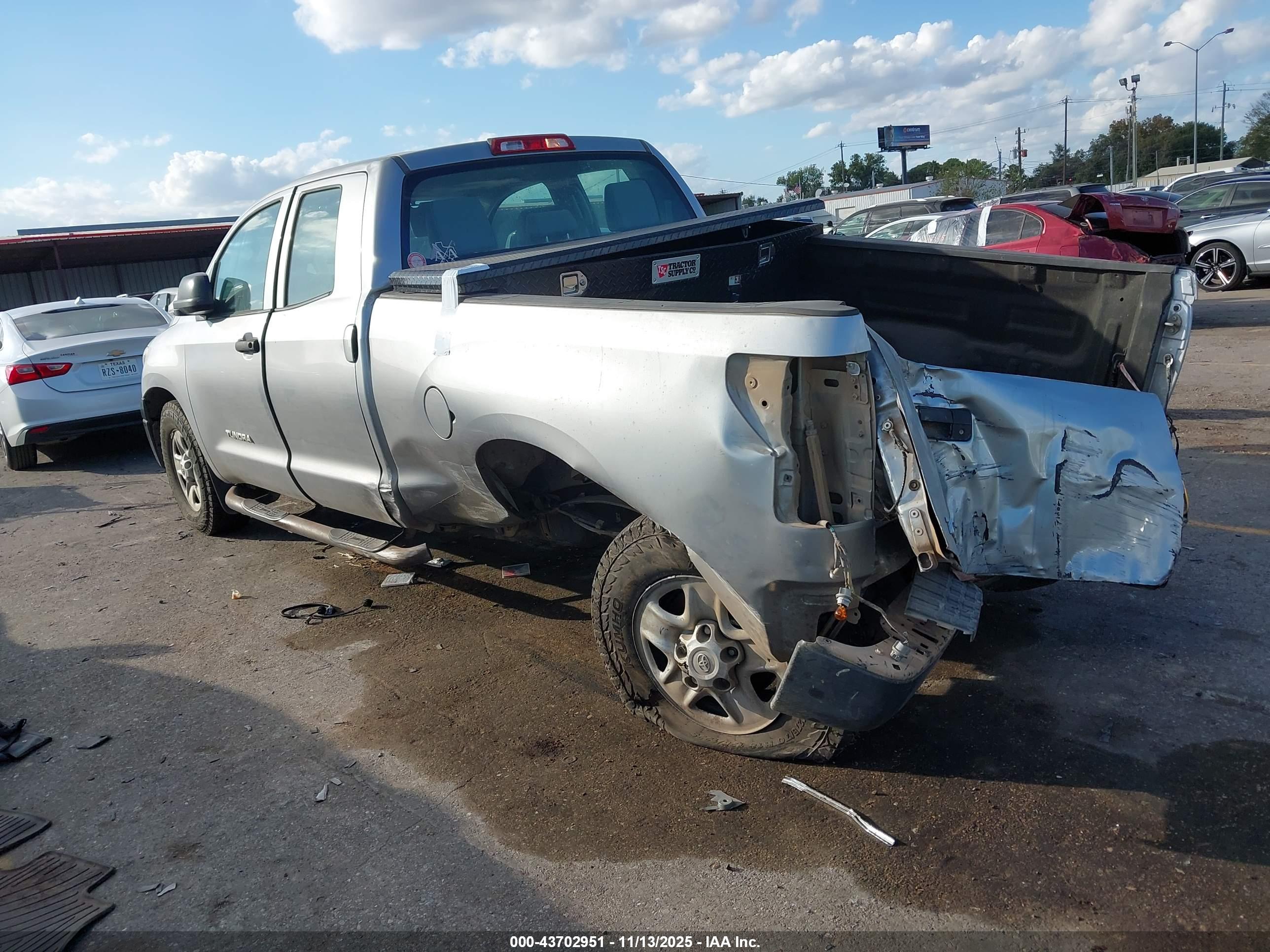 TOYOTA TUNDRA image 3