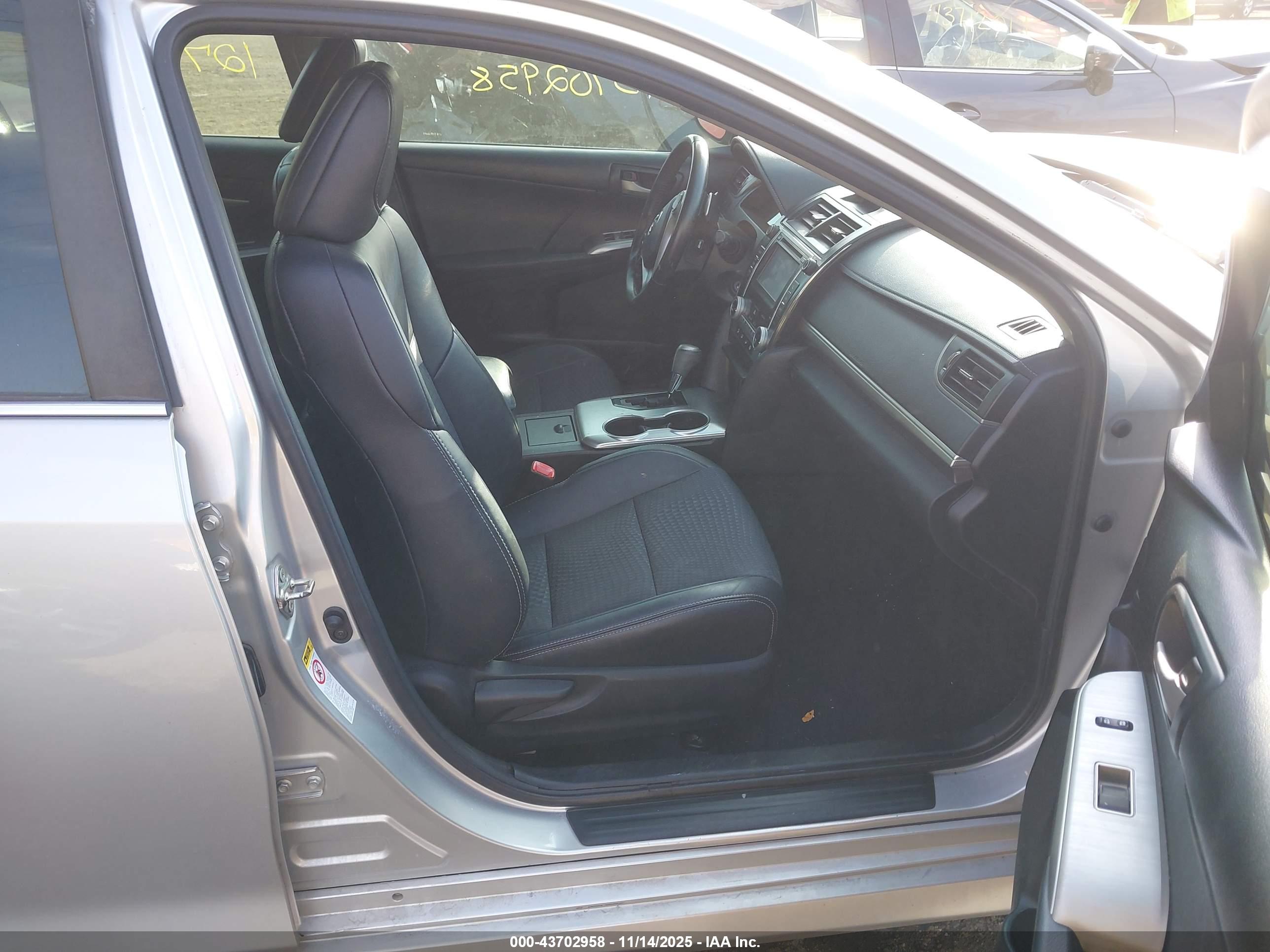 TOYOTA CAMRY image 5