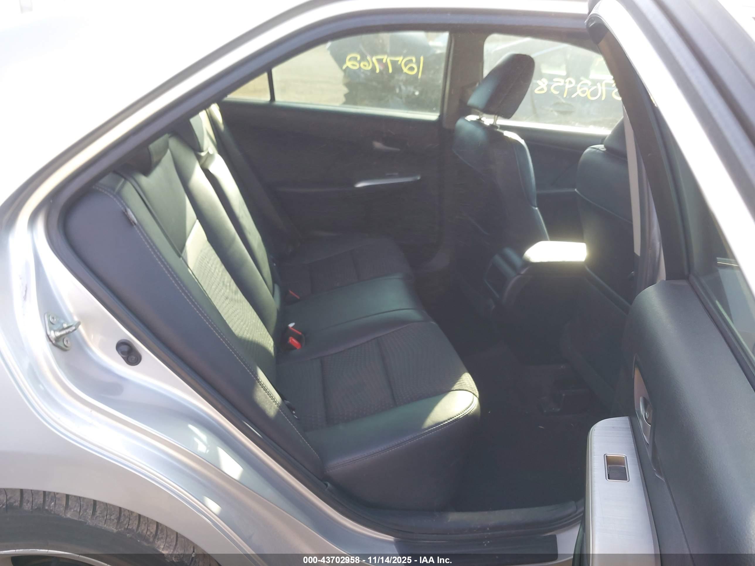 TOYOTA CAMRY image 8