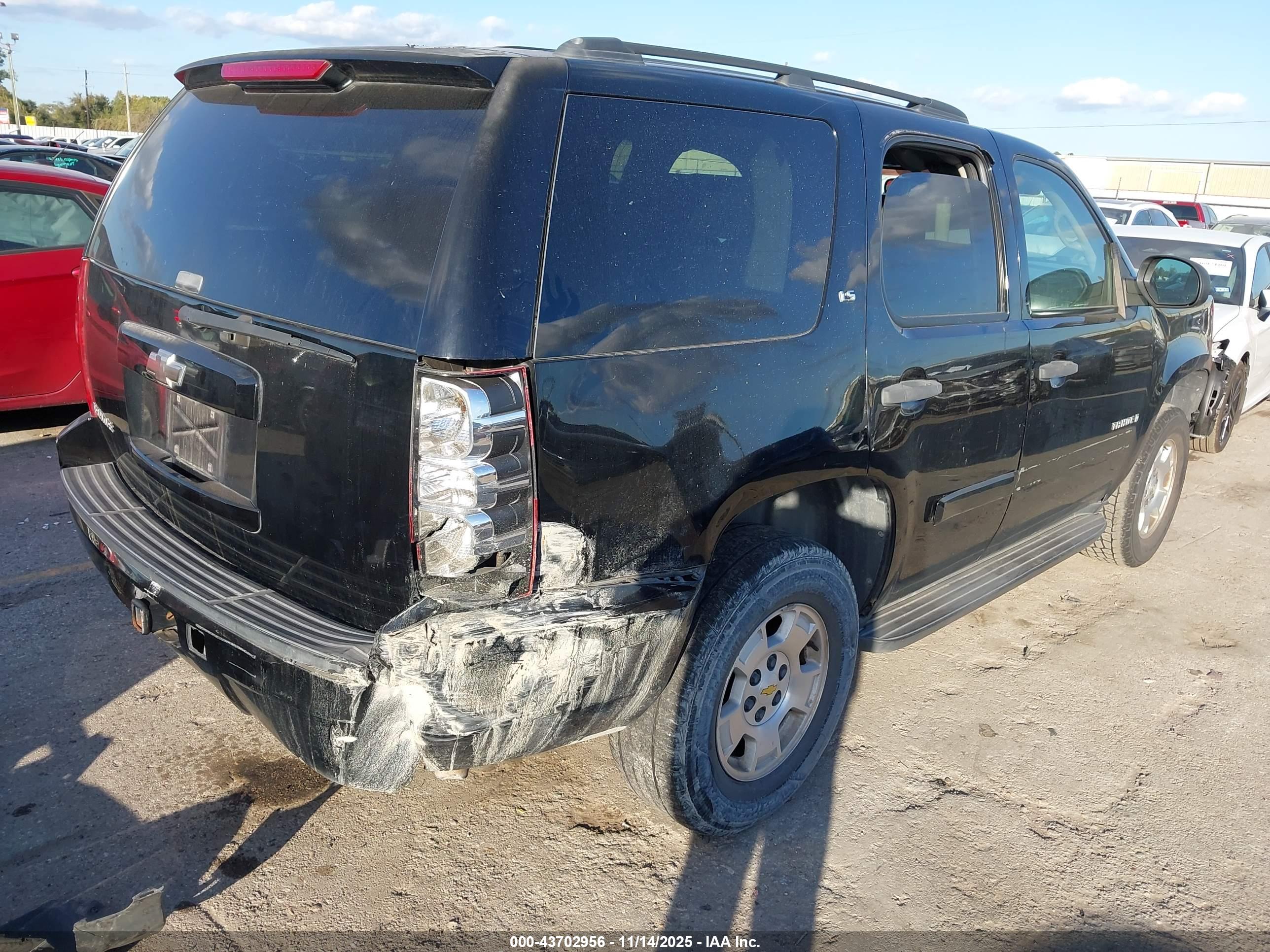 CHEVROLET TAHOE image 4