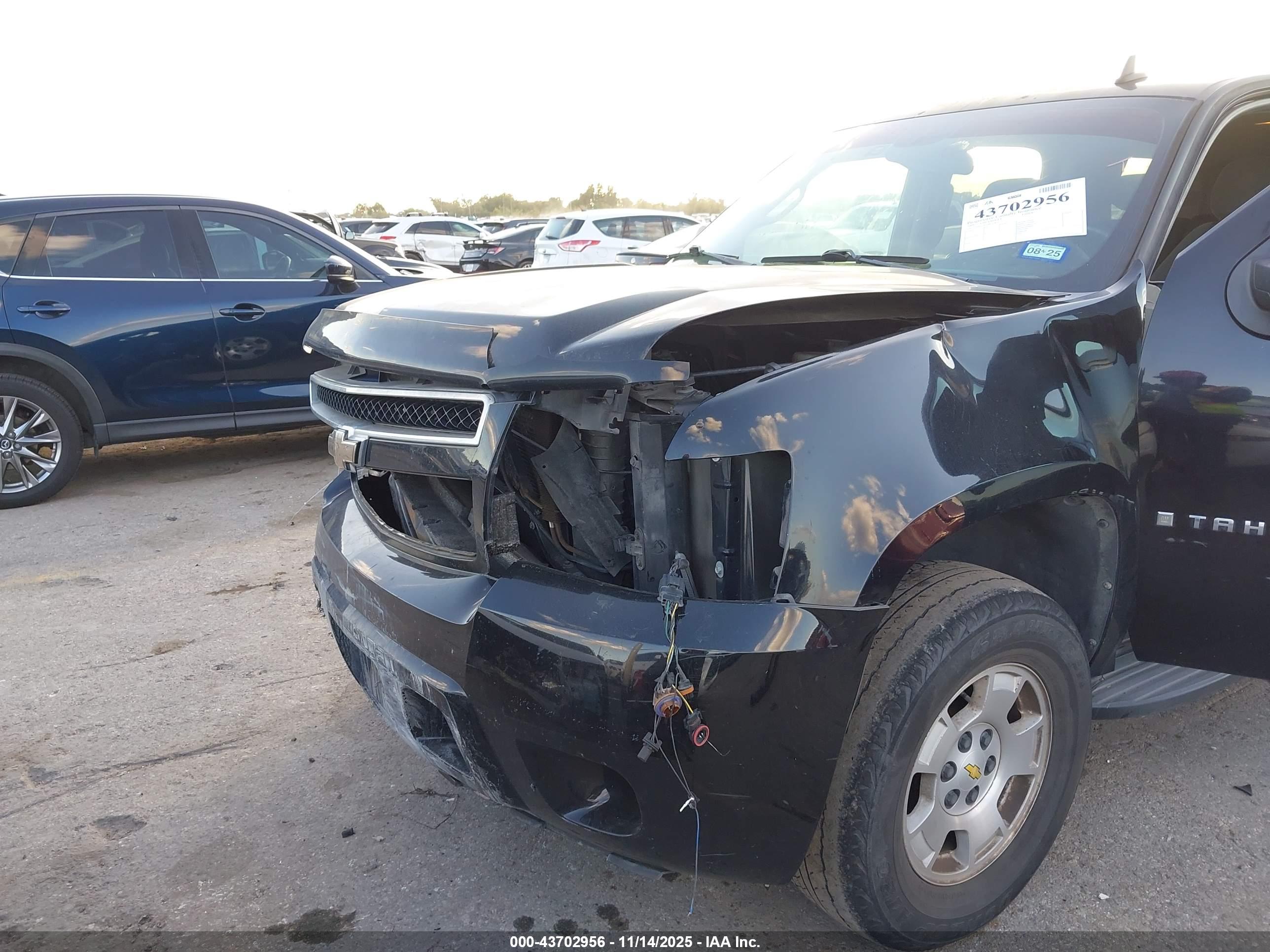 CHEVROLET TAHOE image 6