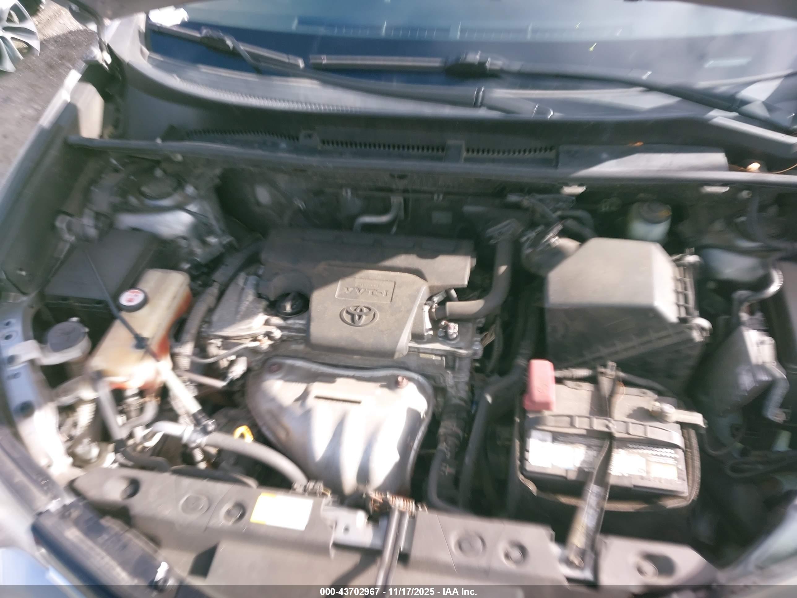TOYOTA RAV4 image 10